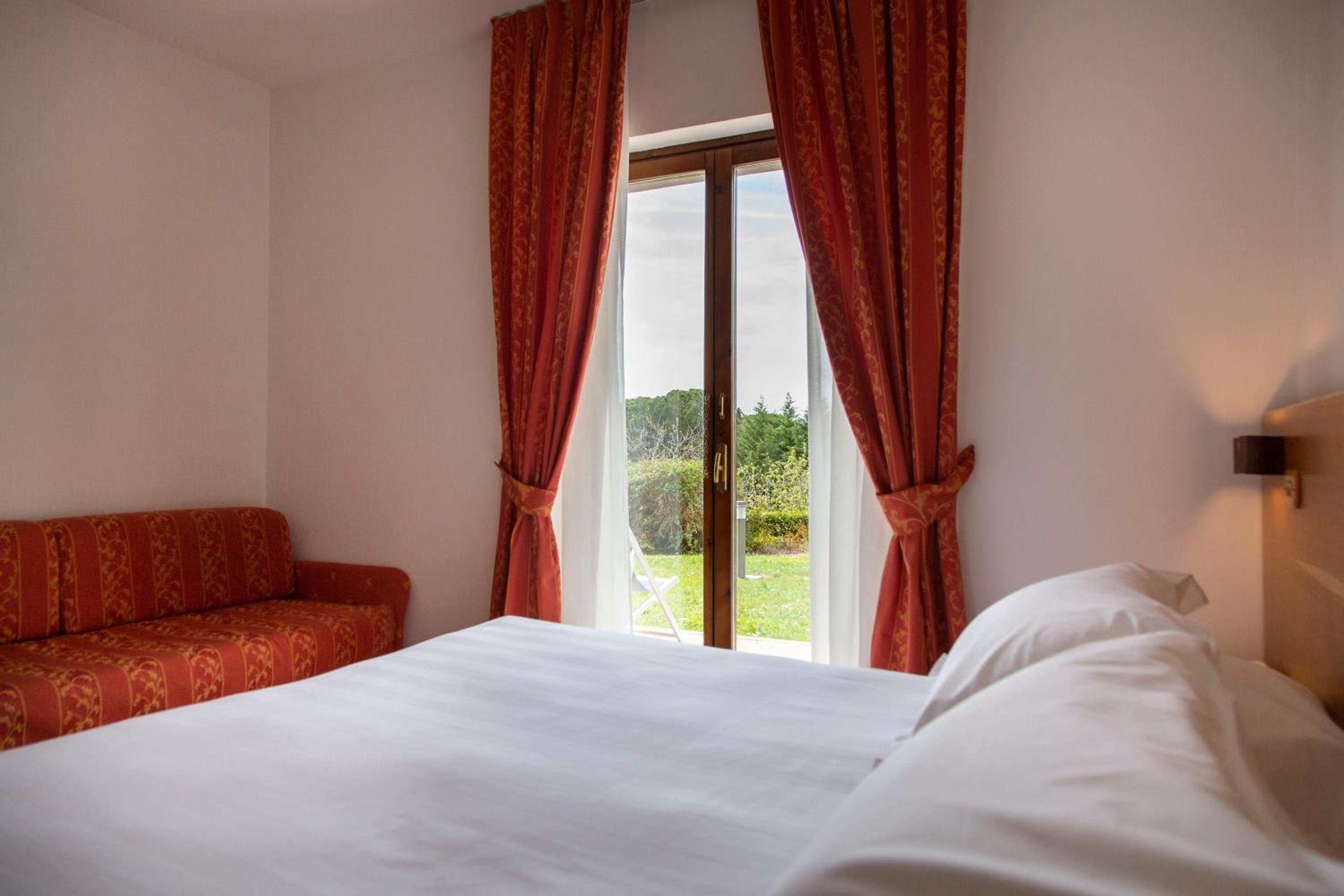 Standard Room with Garden View photo 1