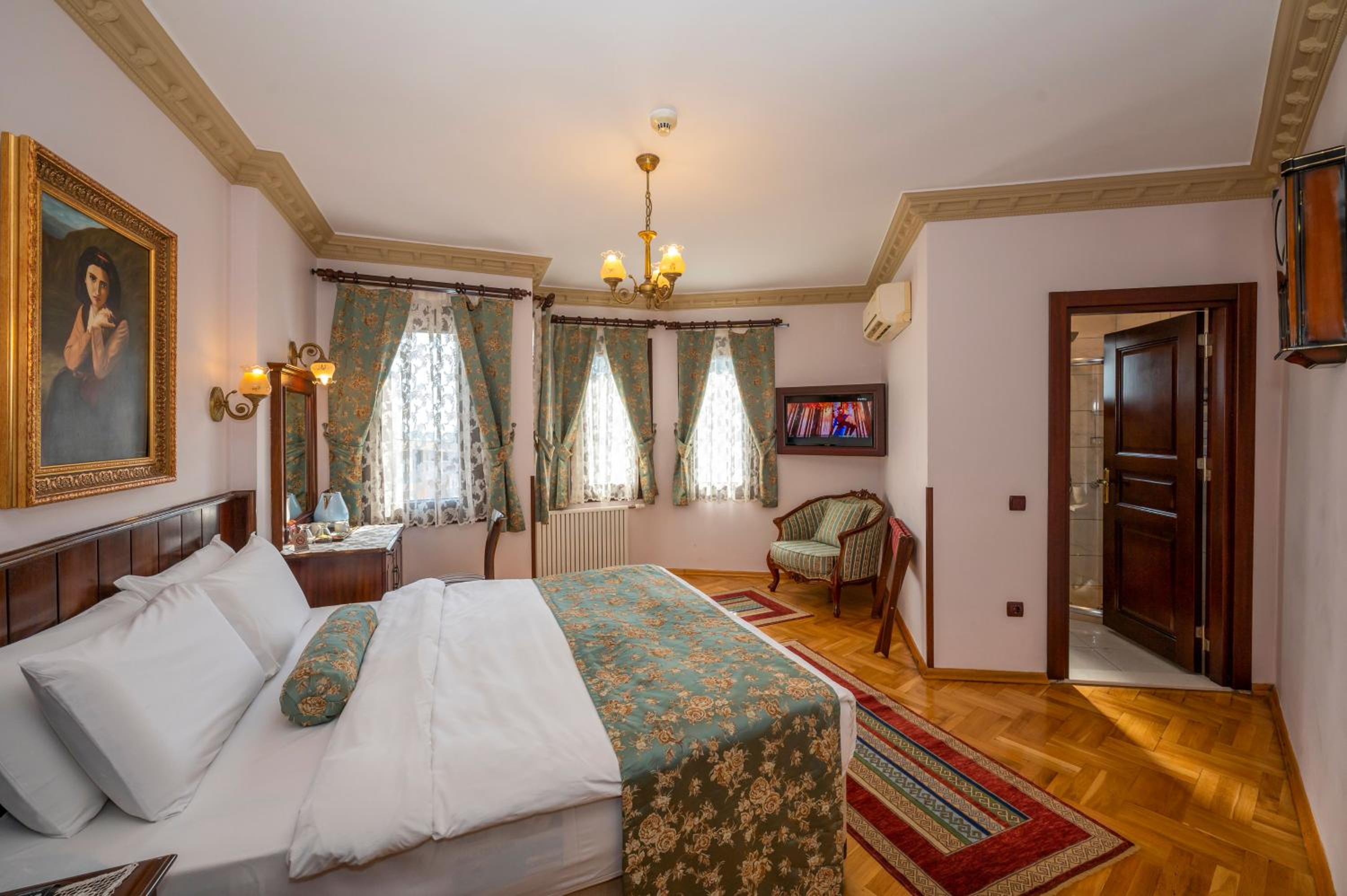 Deluxe Double Room photo 2