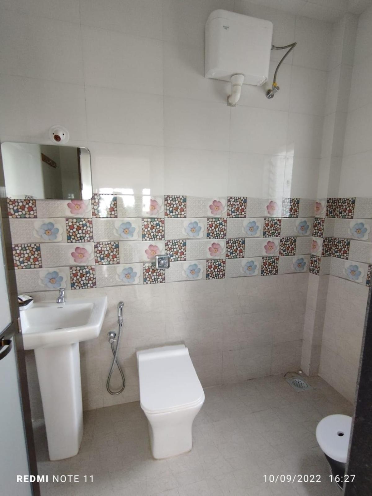 Deluxe Room - Photo 6