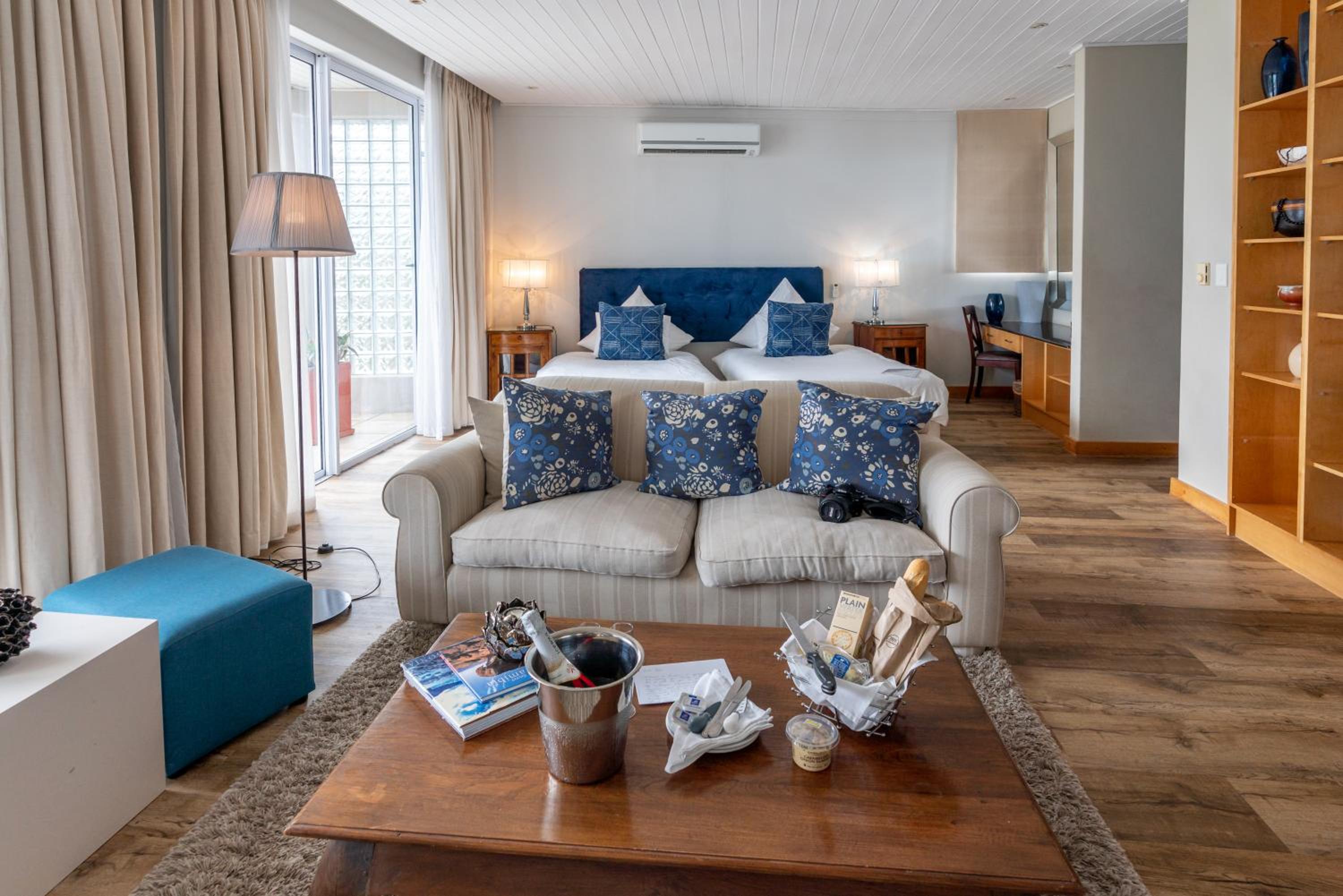 Honeymoon Suite