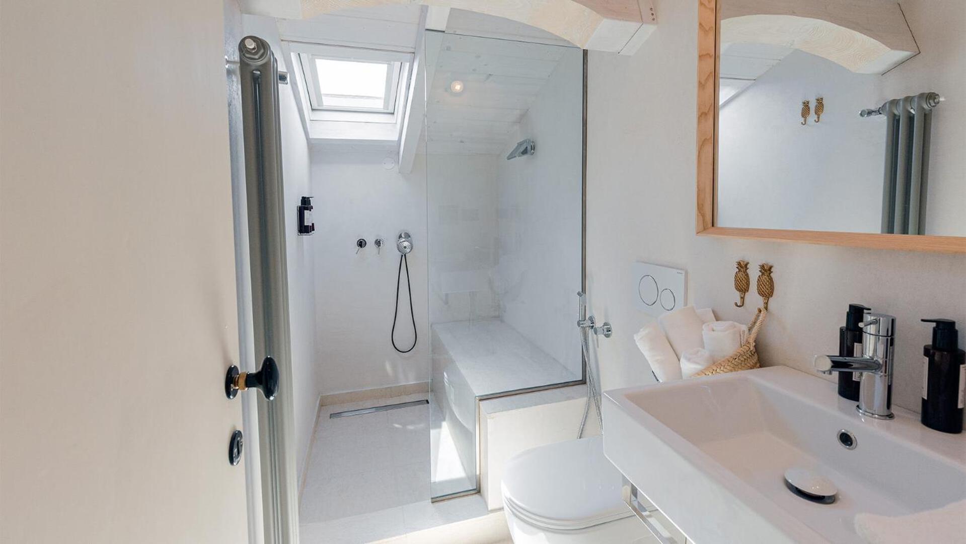 Double or Twin Room photo 3