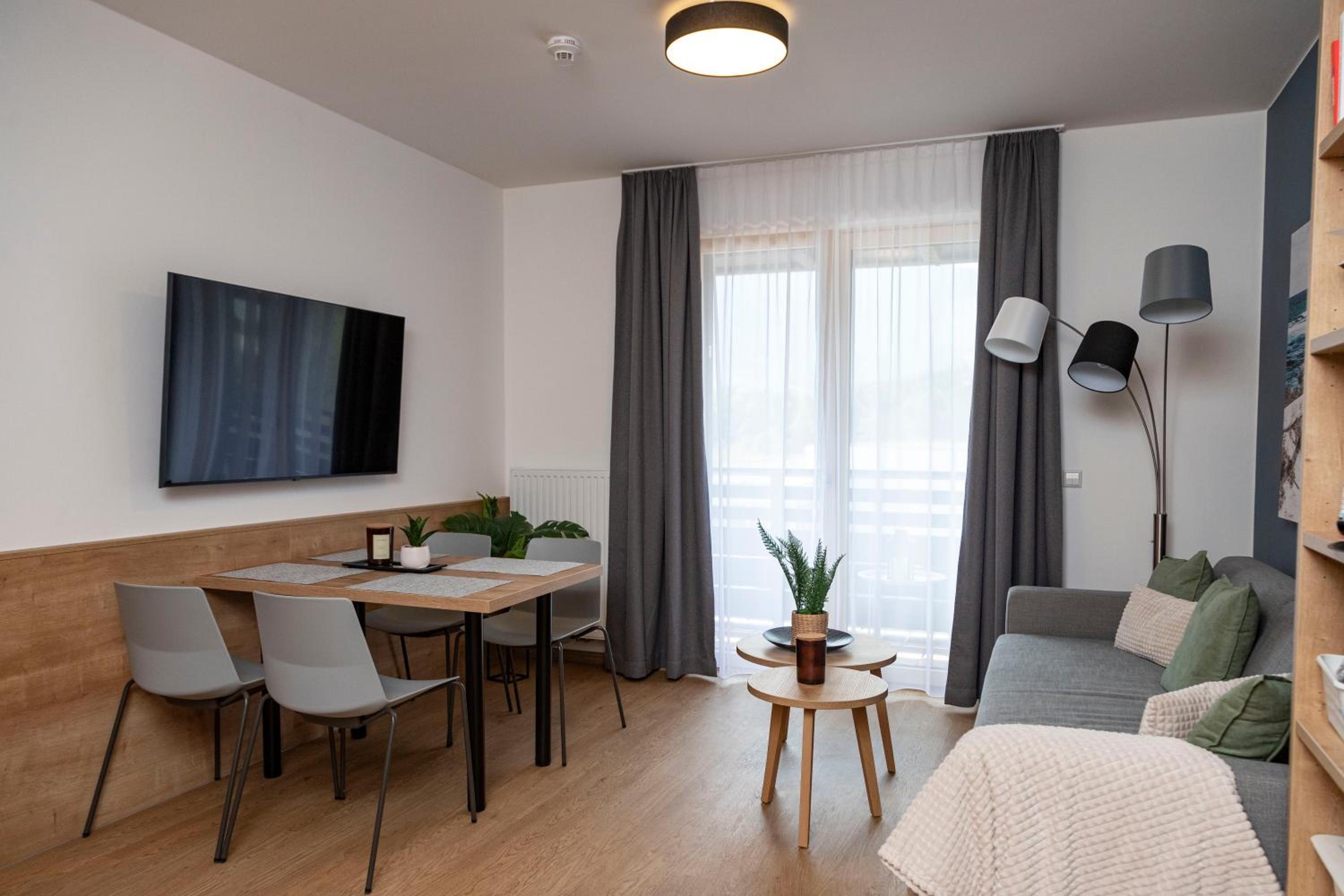 Studio Apartment - Photo 1