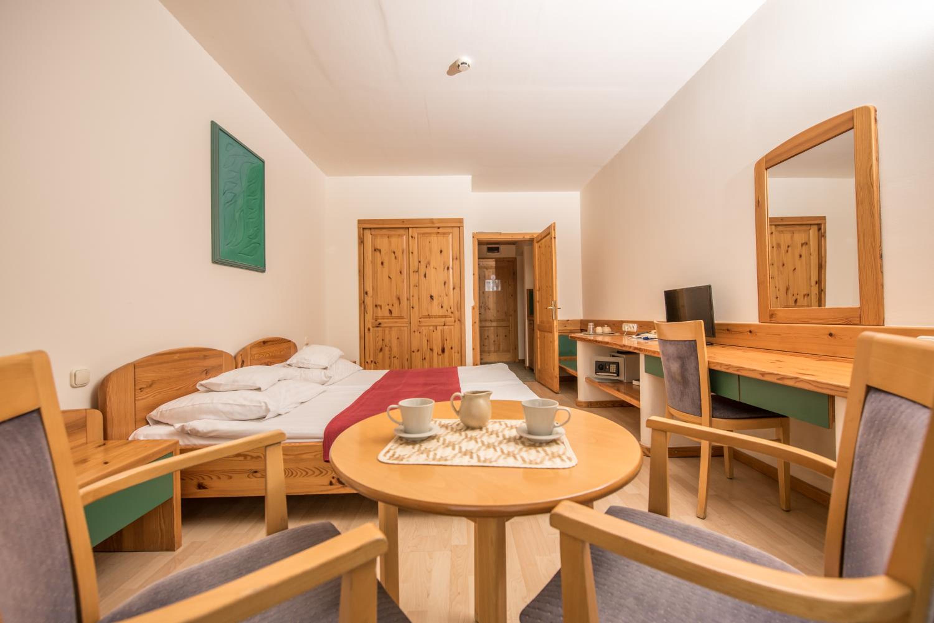 Standard Double Room - Photo 10