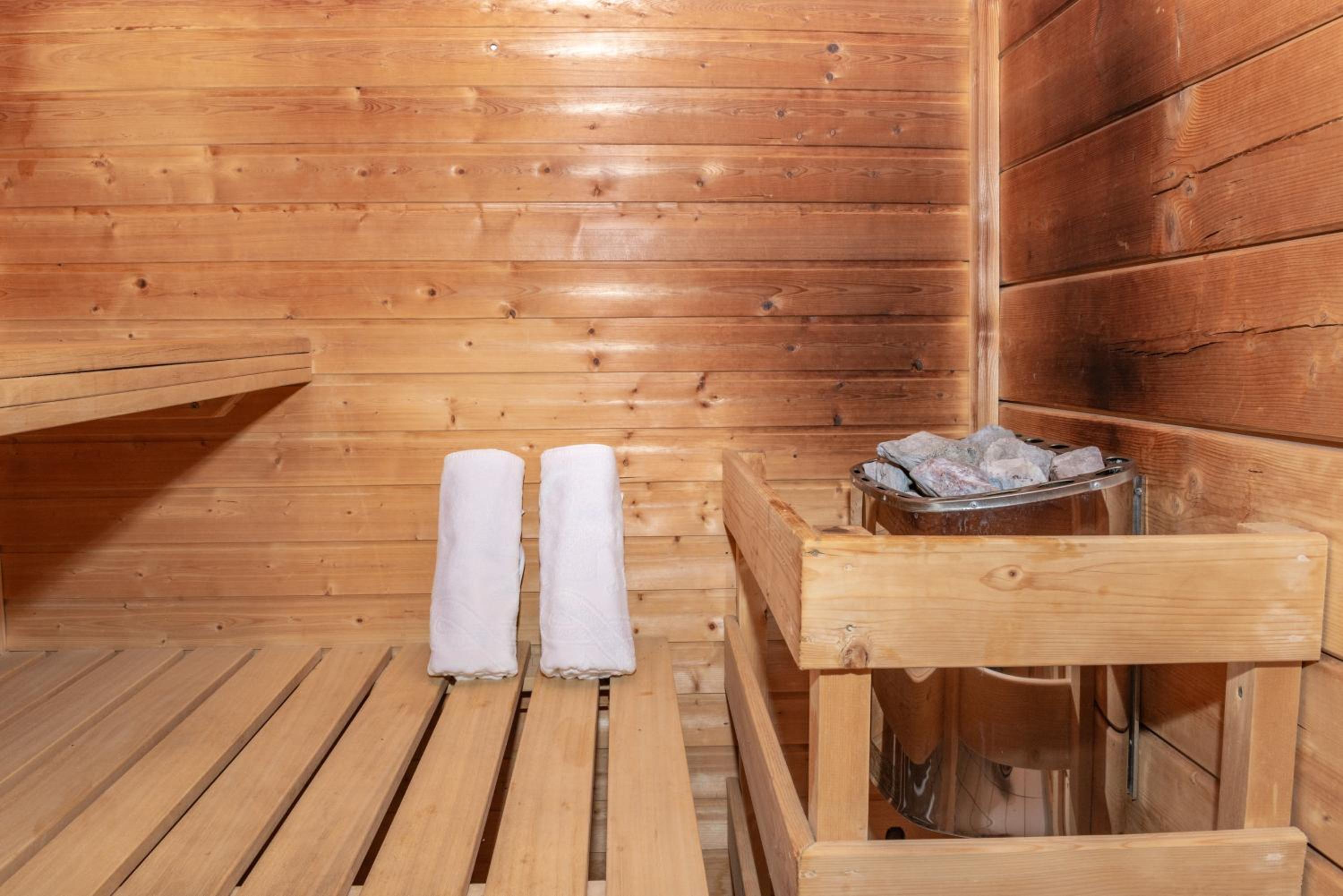 Apartment with Sauna - Photo 6