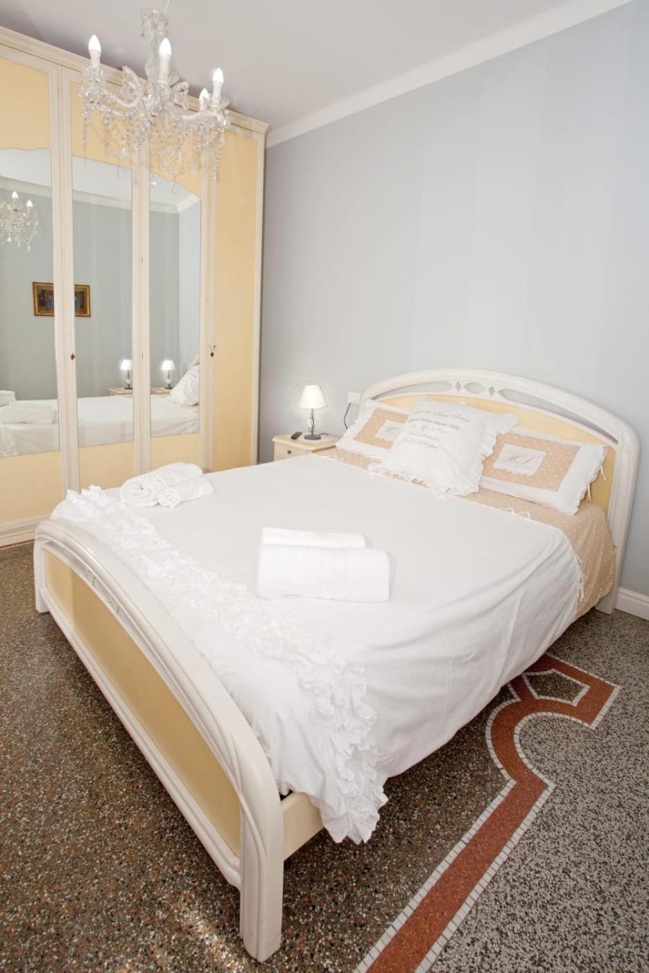 Double Room with Balcony photo 3