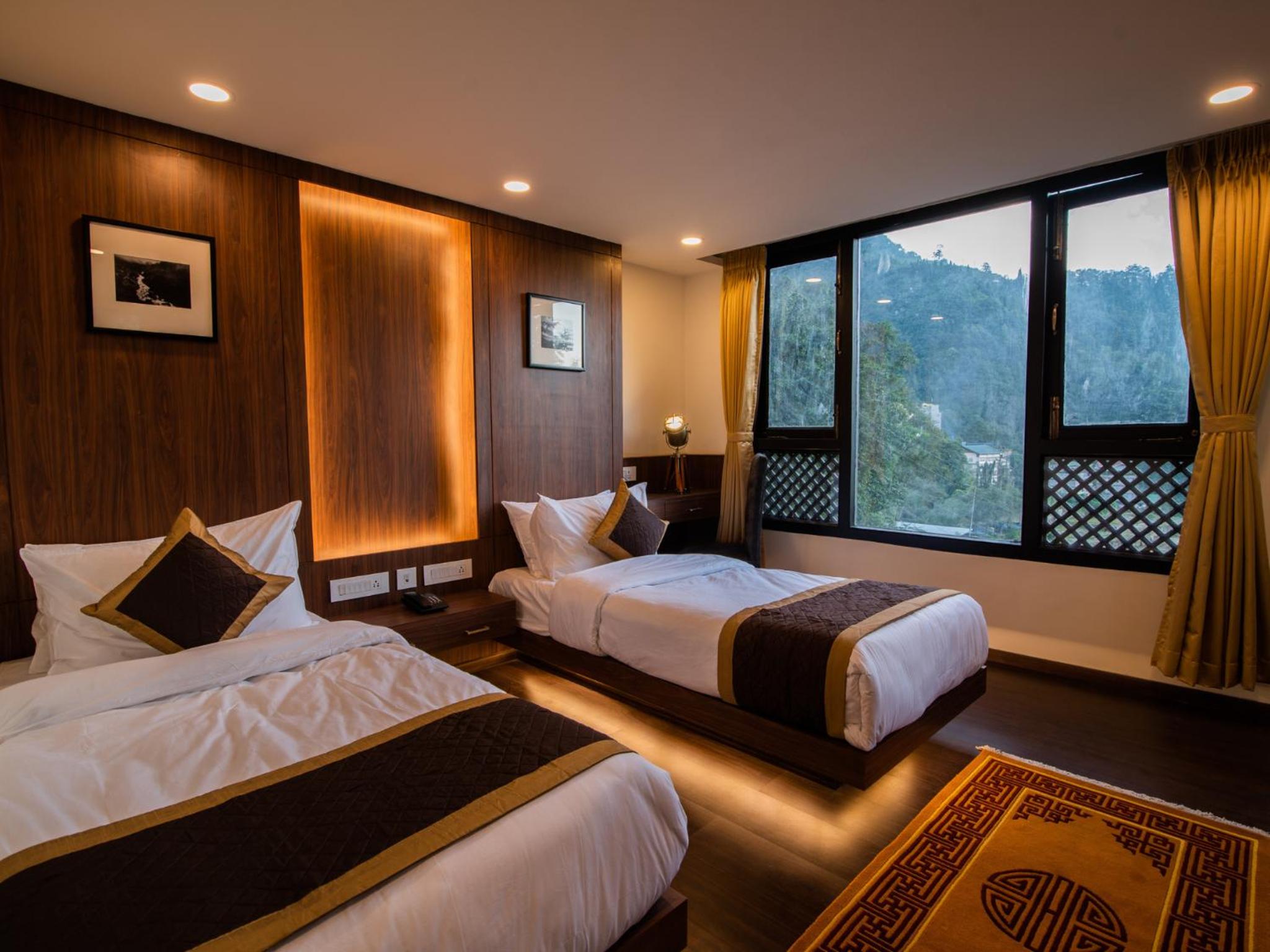 Deluxe Suite