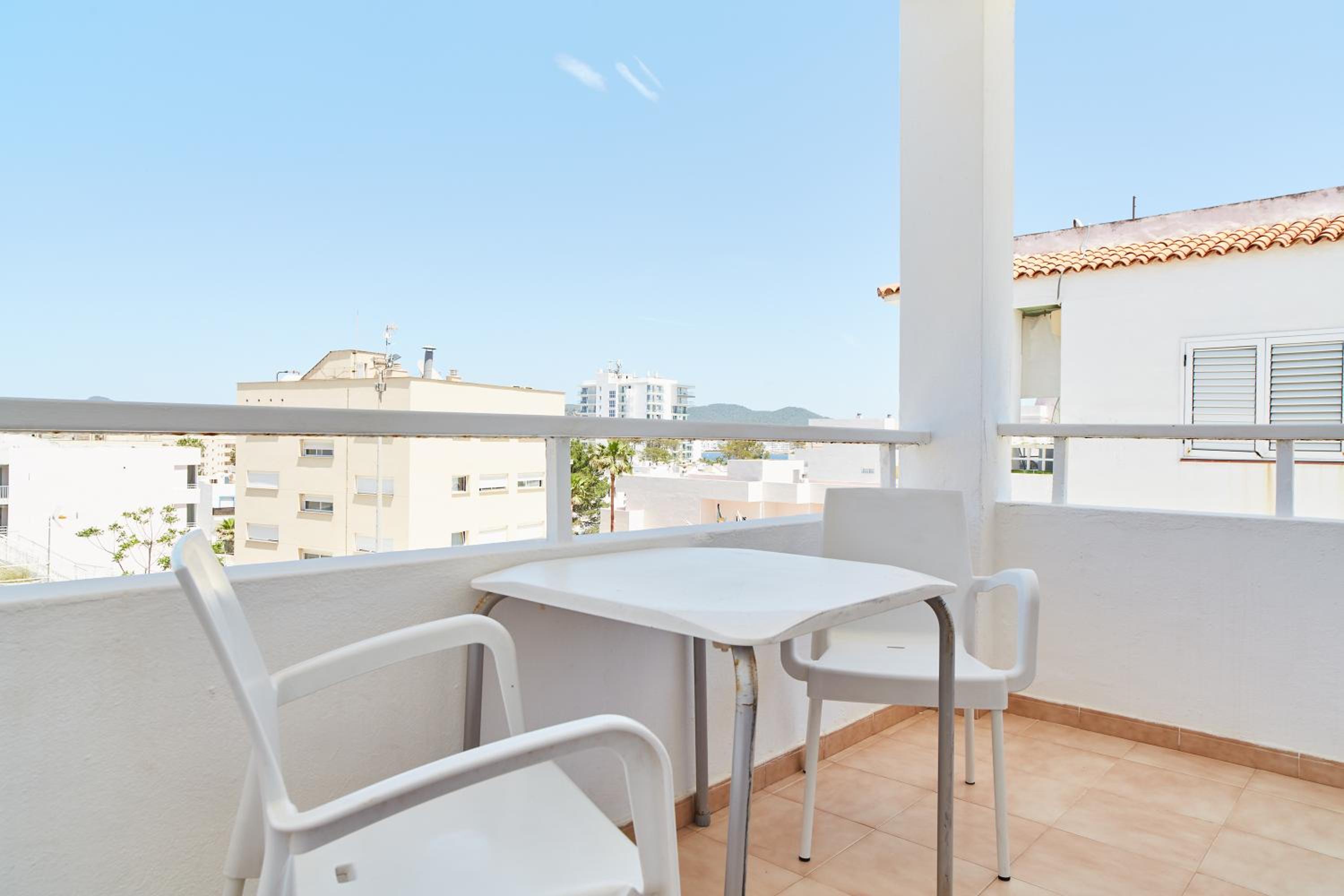 Apartment with Terrace (Non Smoking) photo 3