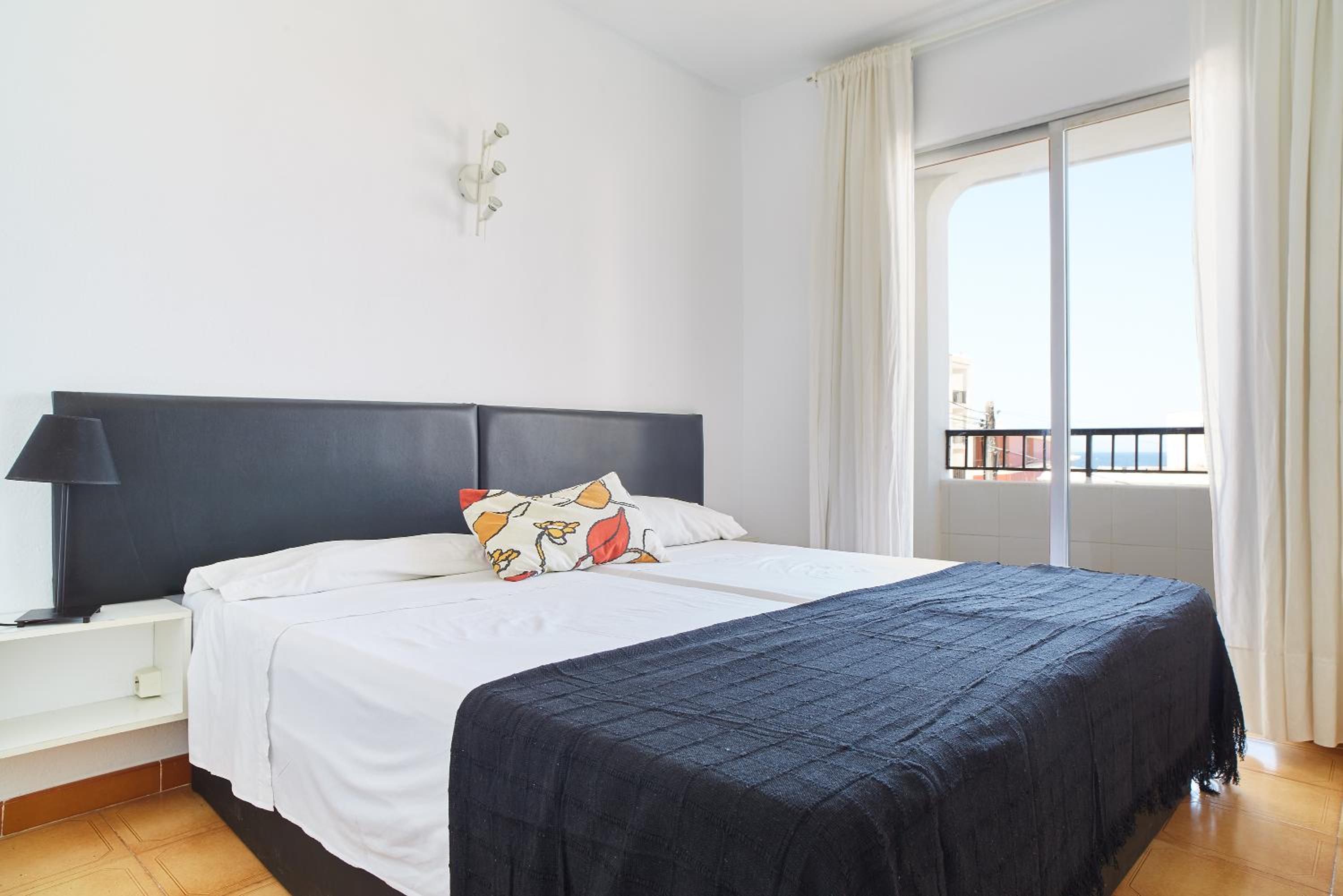 Apartment with Terrace (Non Smoking) photo 2