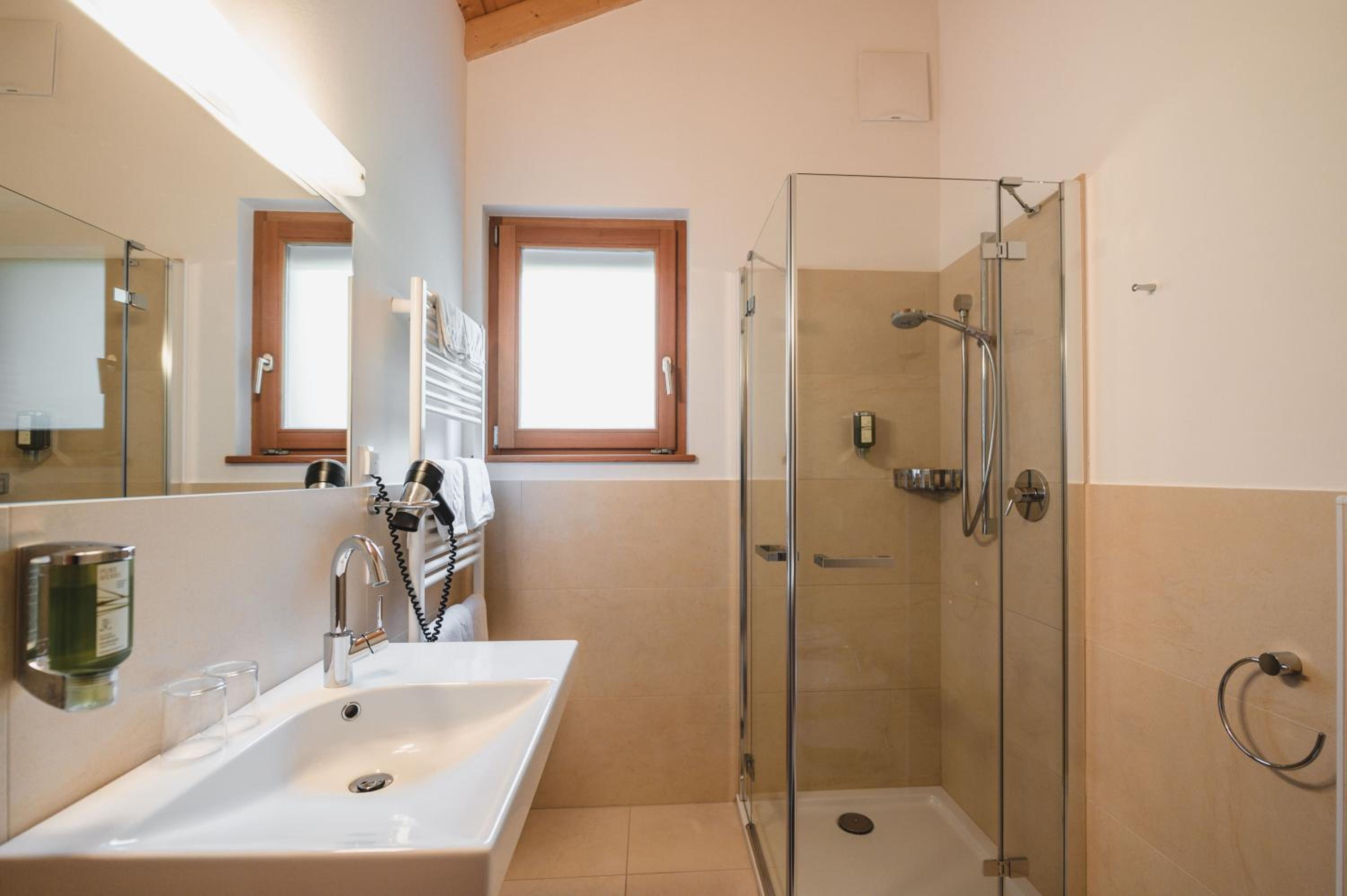 Premium Double Room - Photo 7
