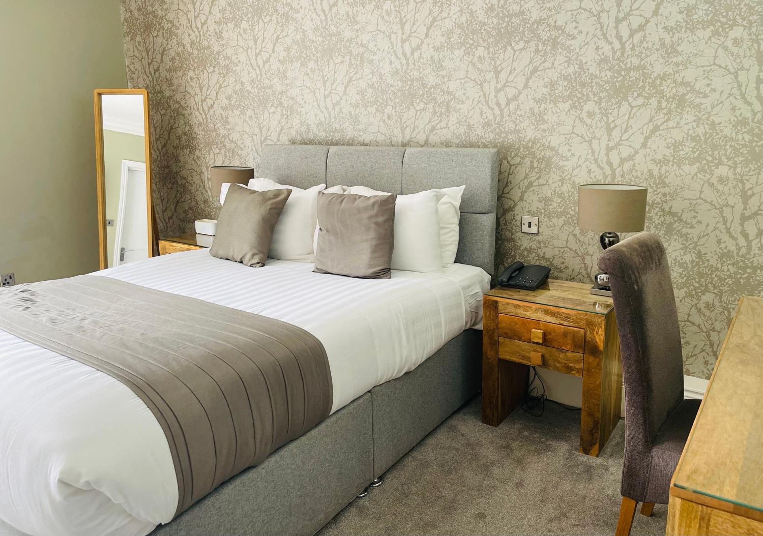 Standard Double Room - Photo 17