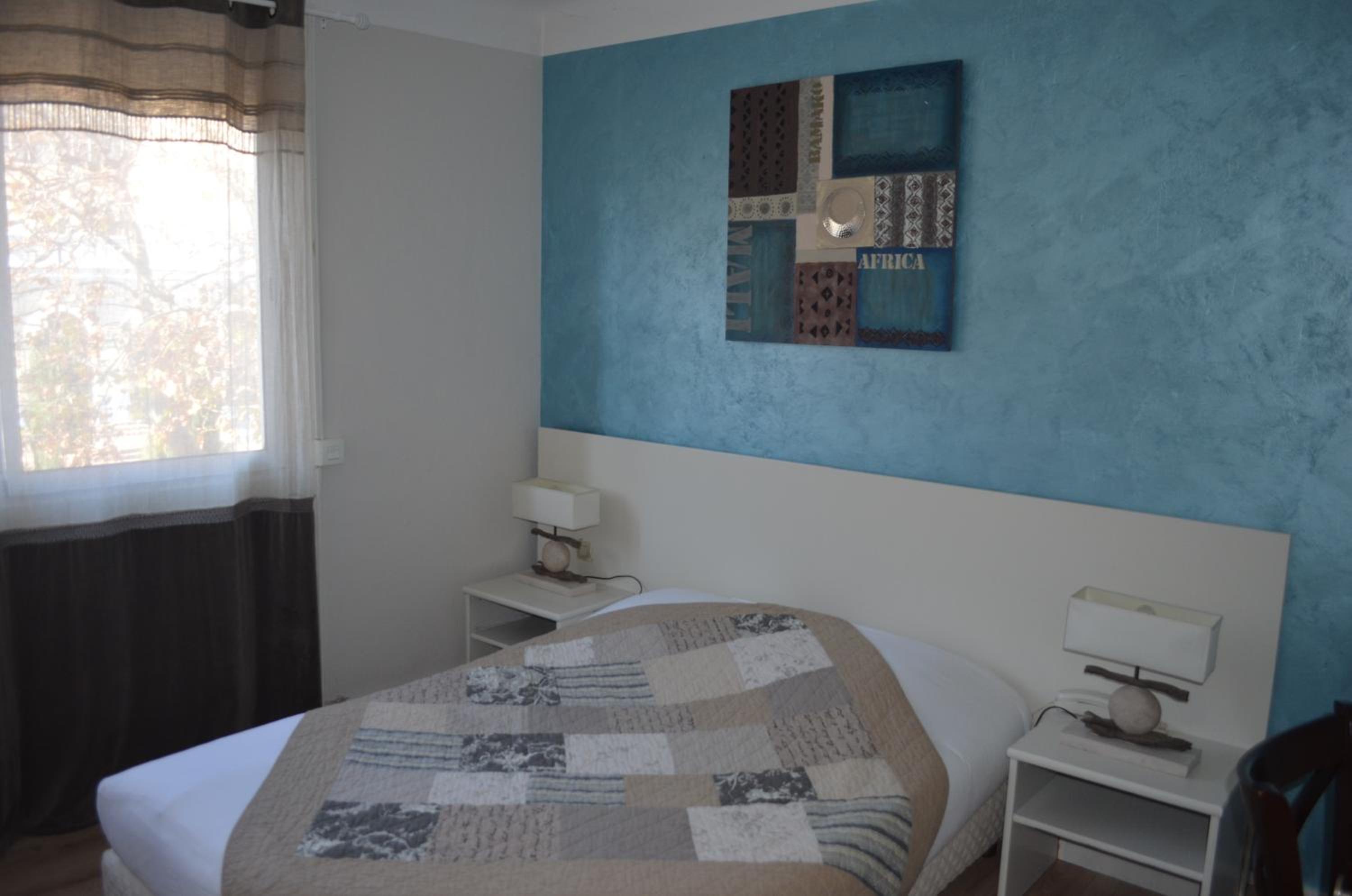 Standard Double Room - Photo 4