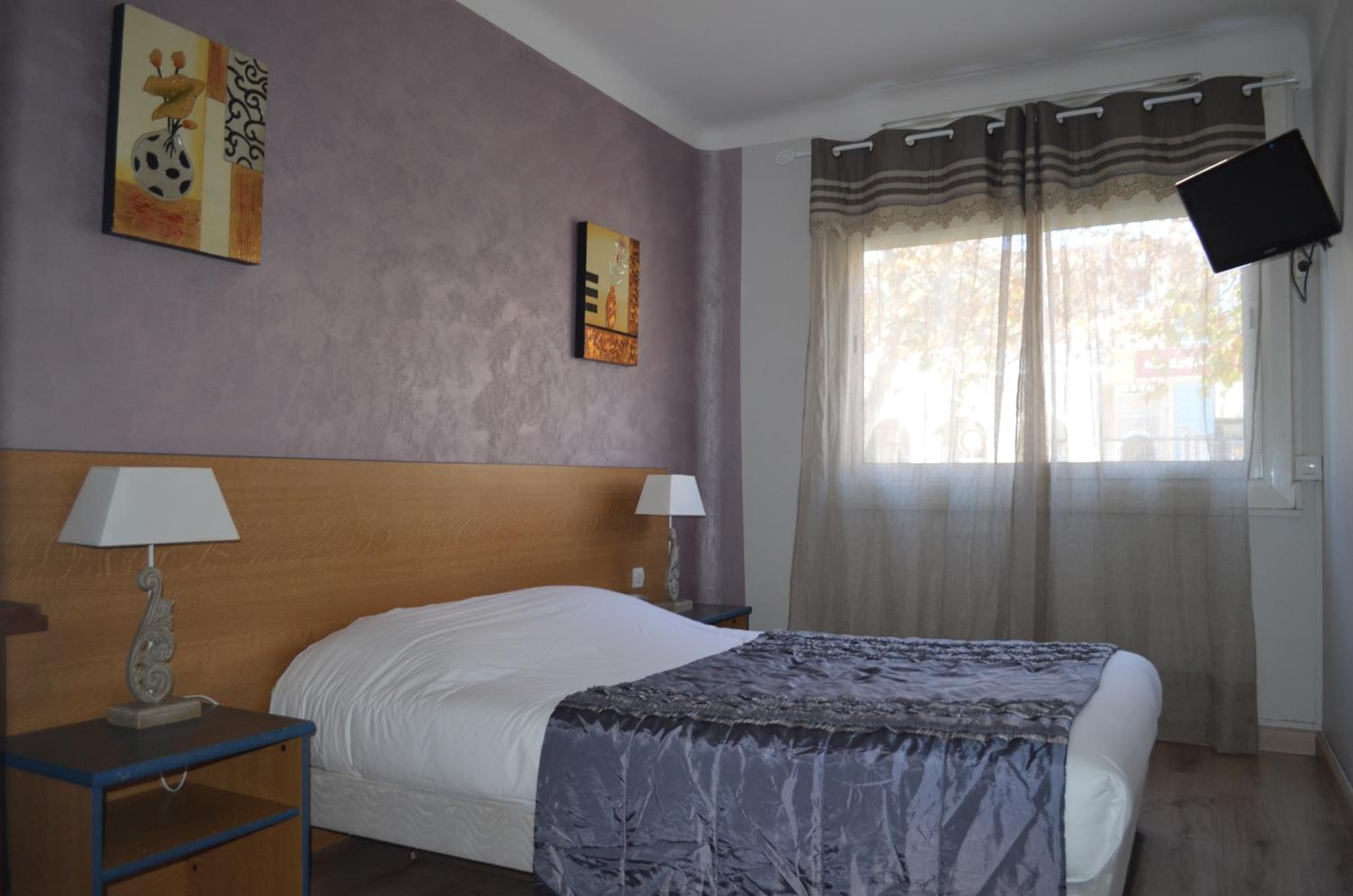 Standard Double Room - Photo 5