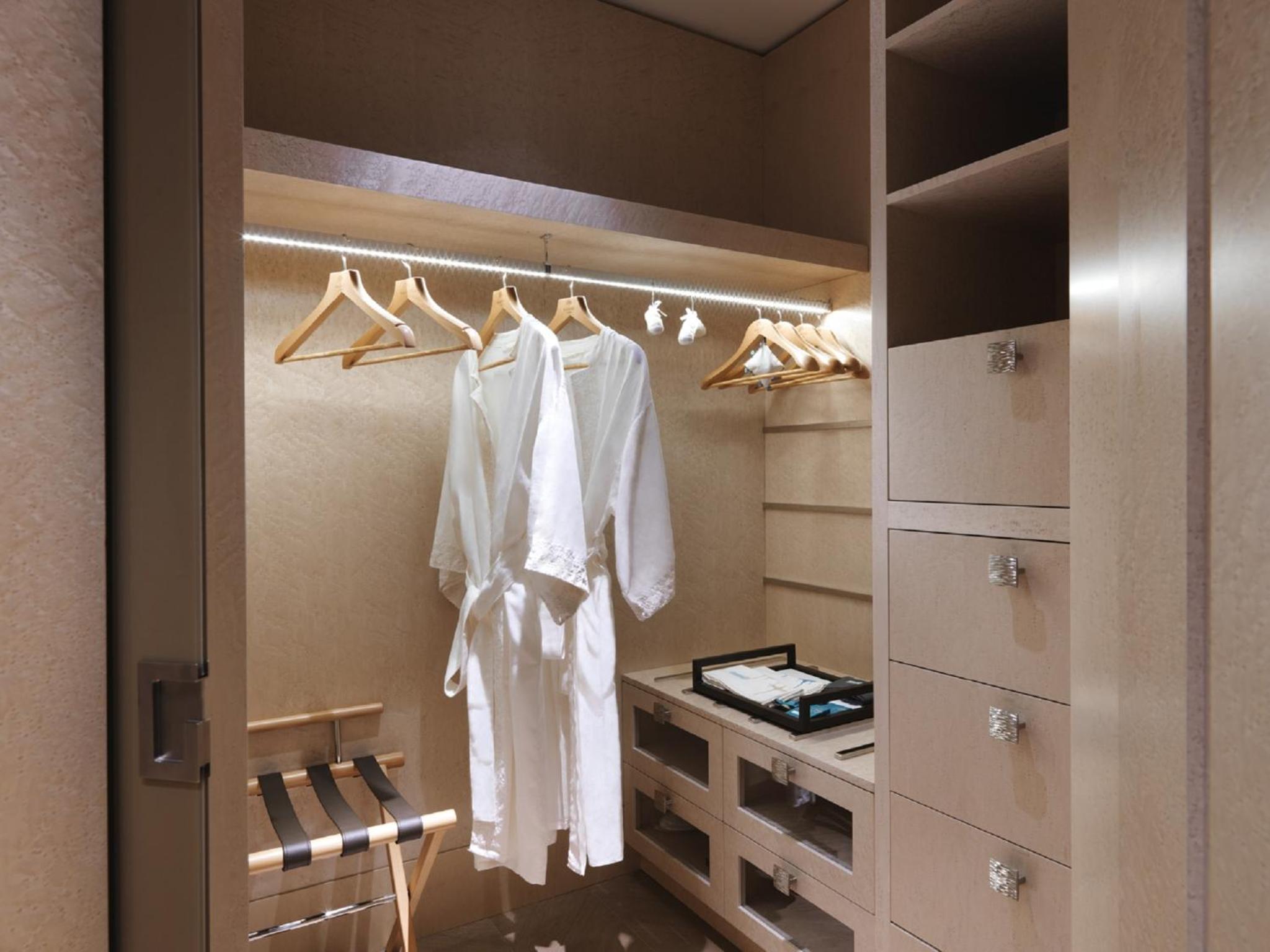 Deluxe City Room - Photo 7