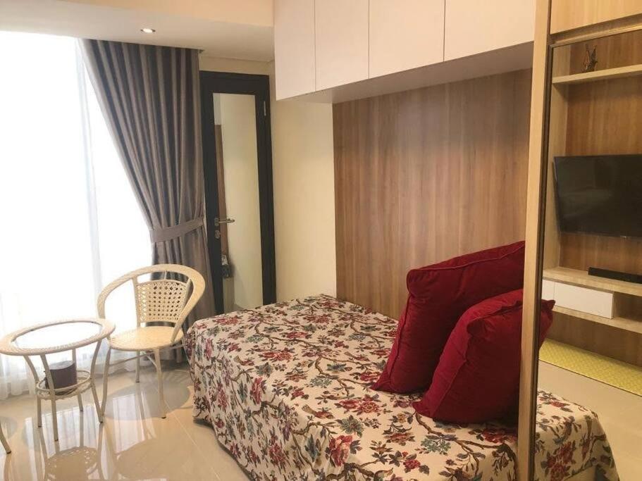 One-Bedroom Apartment - Photo 9