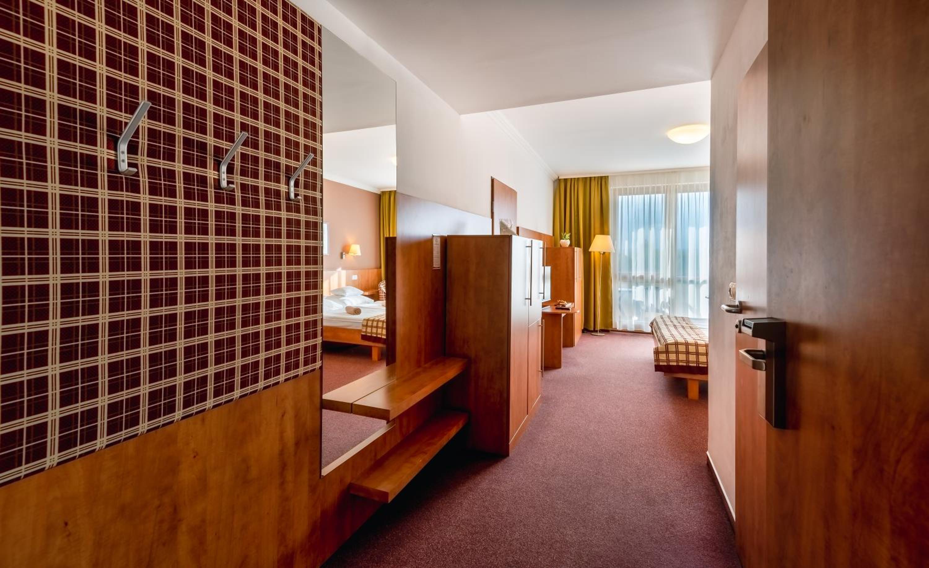 Twin Room - Disability Access and Air-conditioning