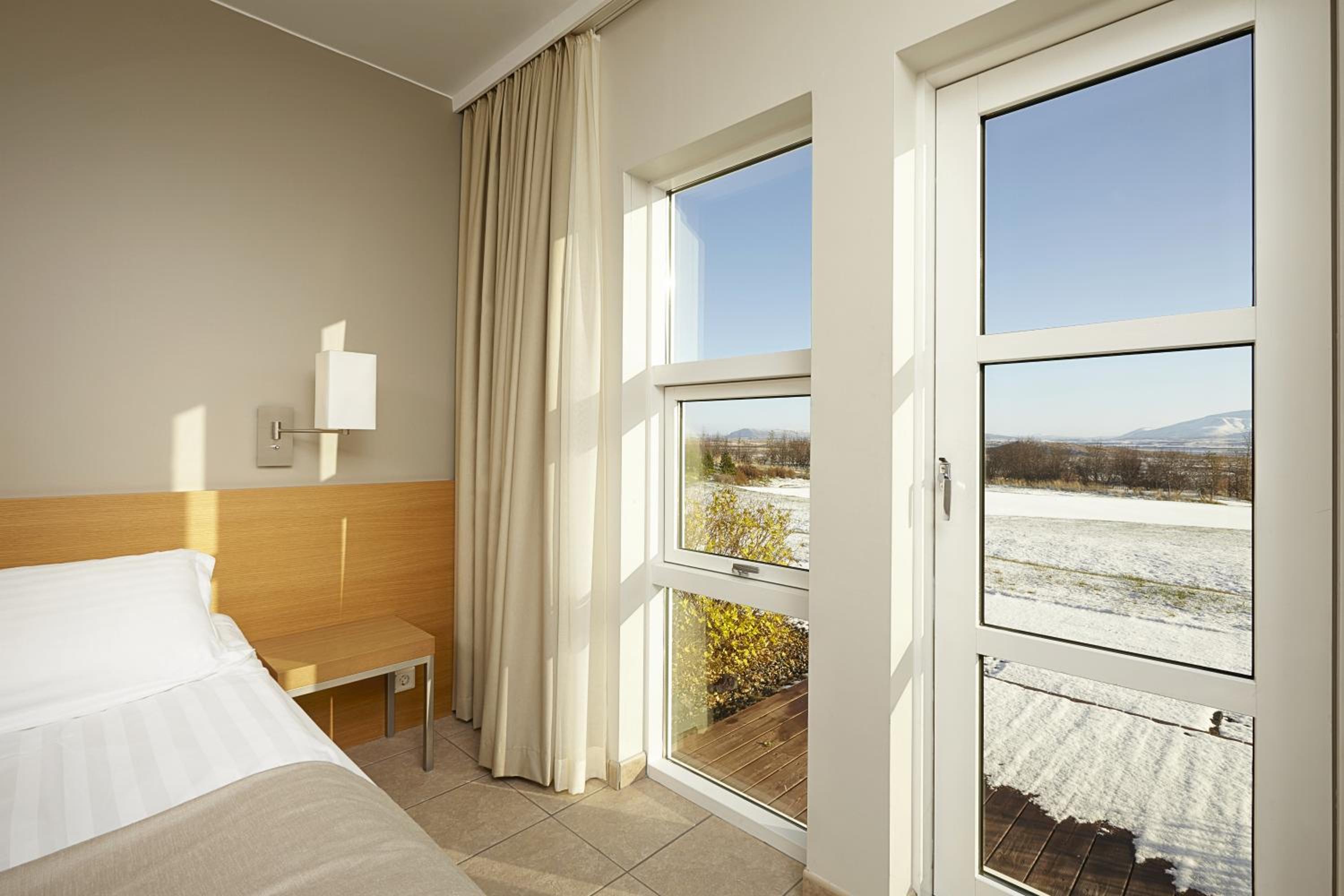 Standard Twin Room - Photo 3