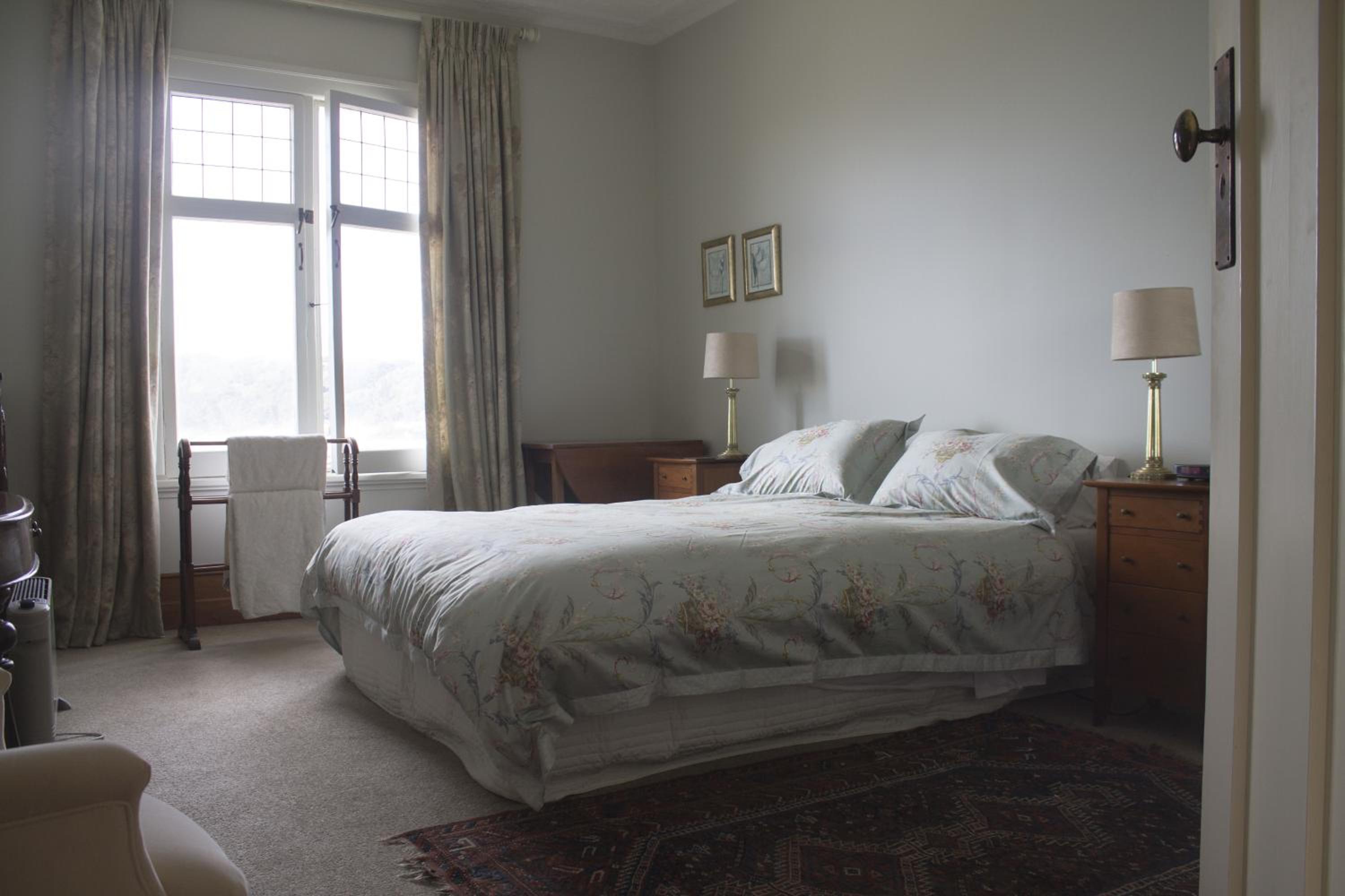Queen Room photo 1