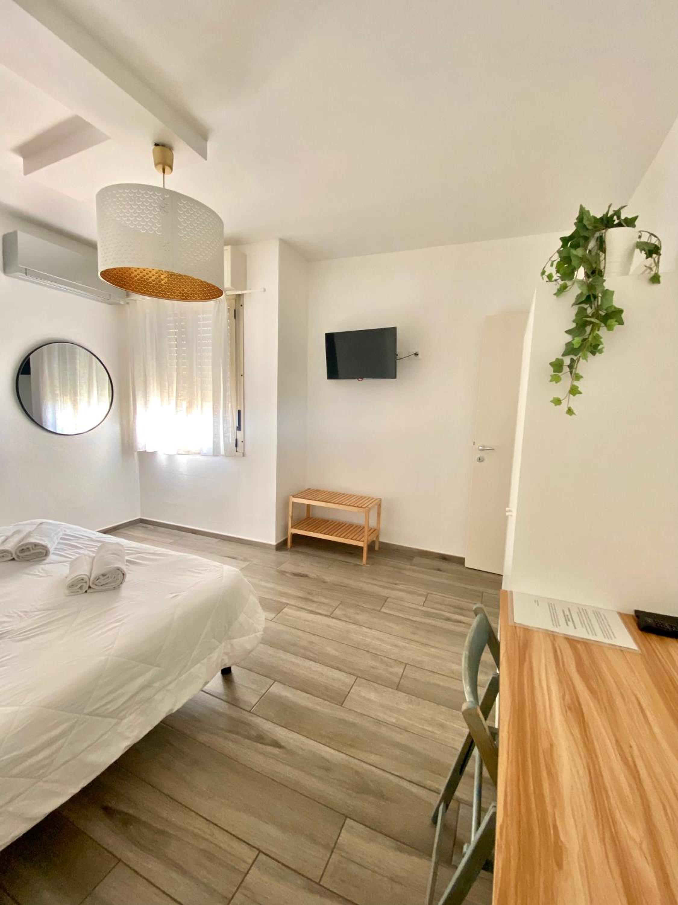 Double Room - Photo 3