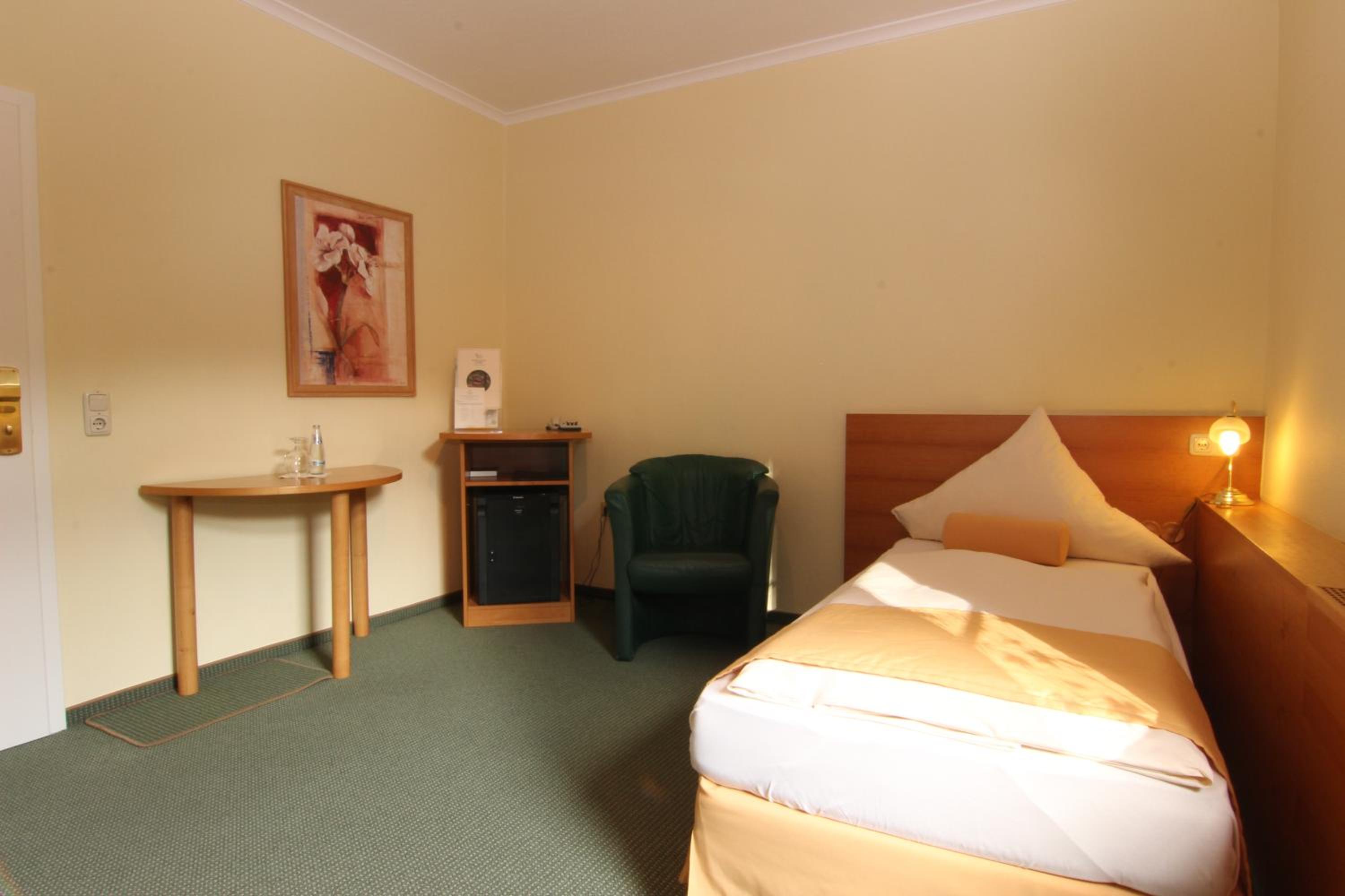 Standard Single Room