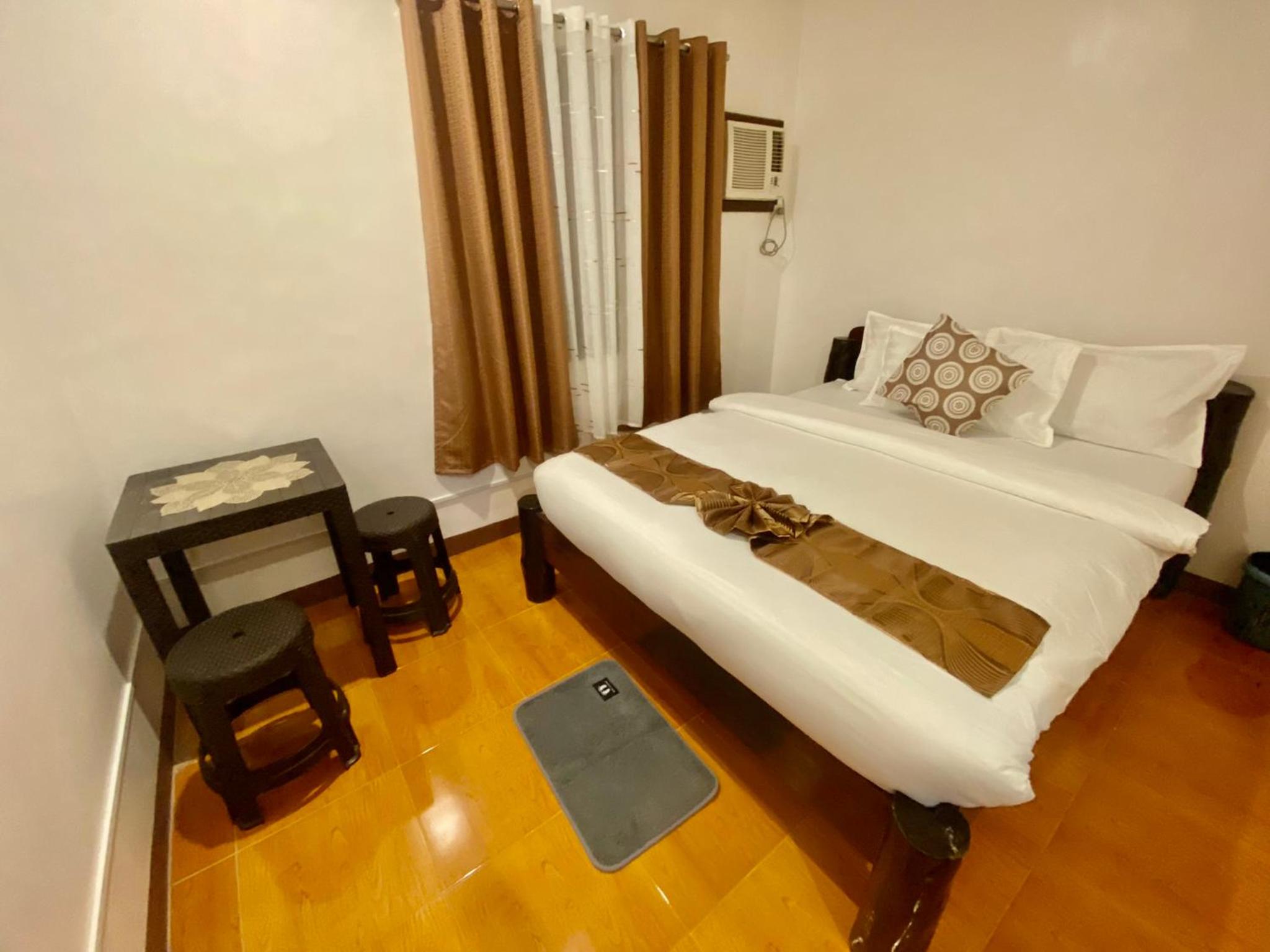 Standard Queen Room photo 3
