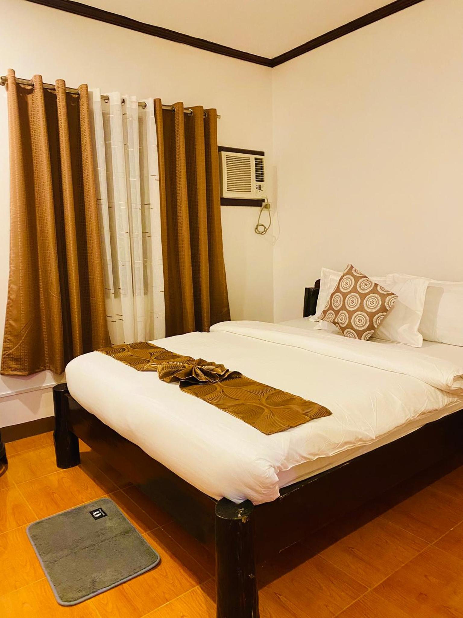 Standard Queen Room photo 2