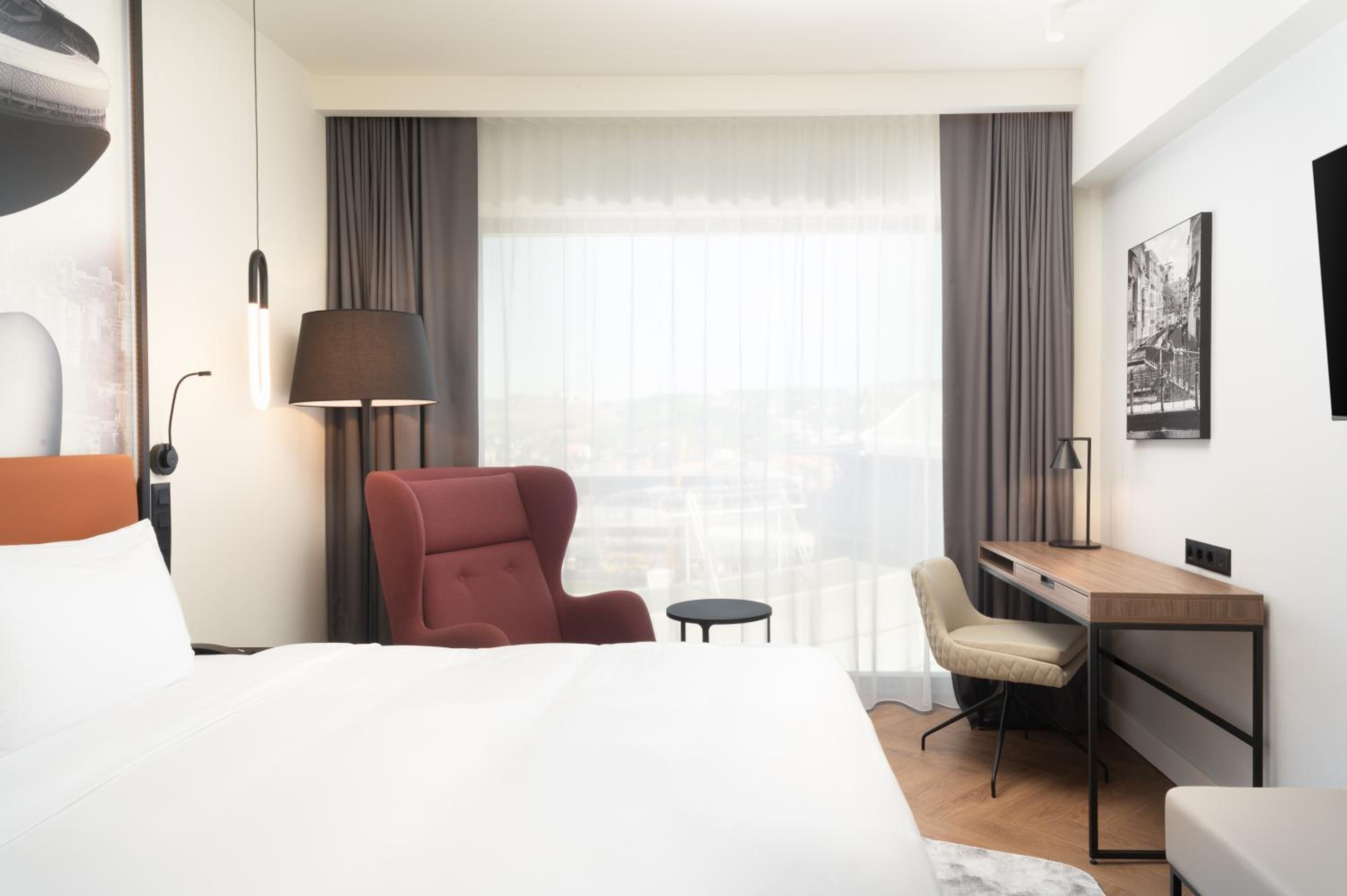 Standard Room - Scenic View - Photo 2