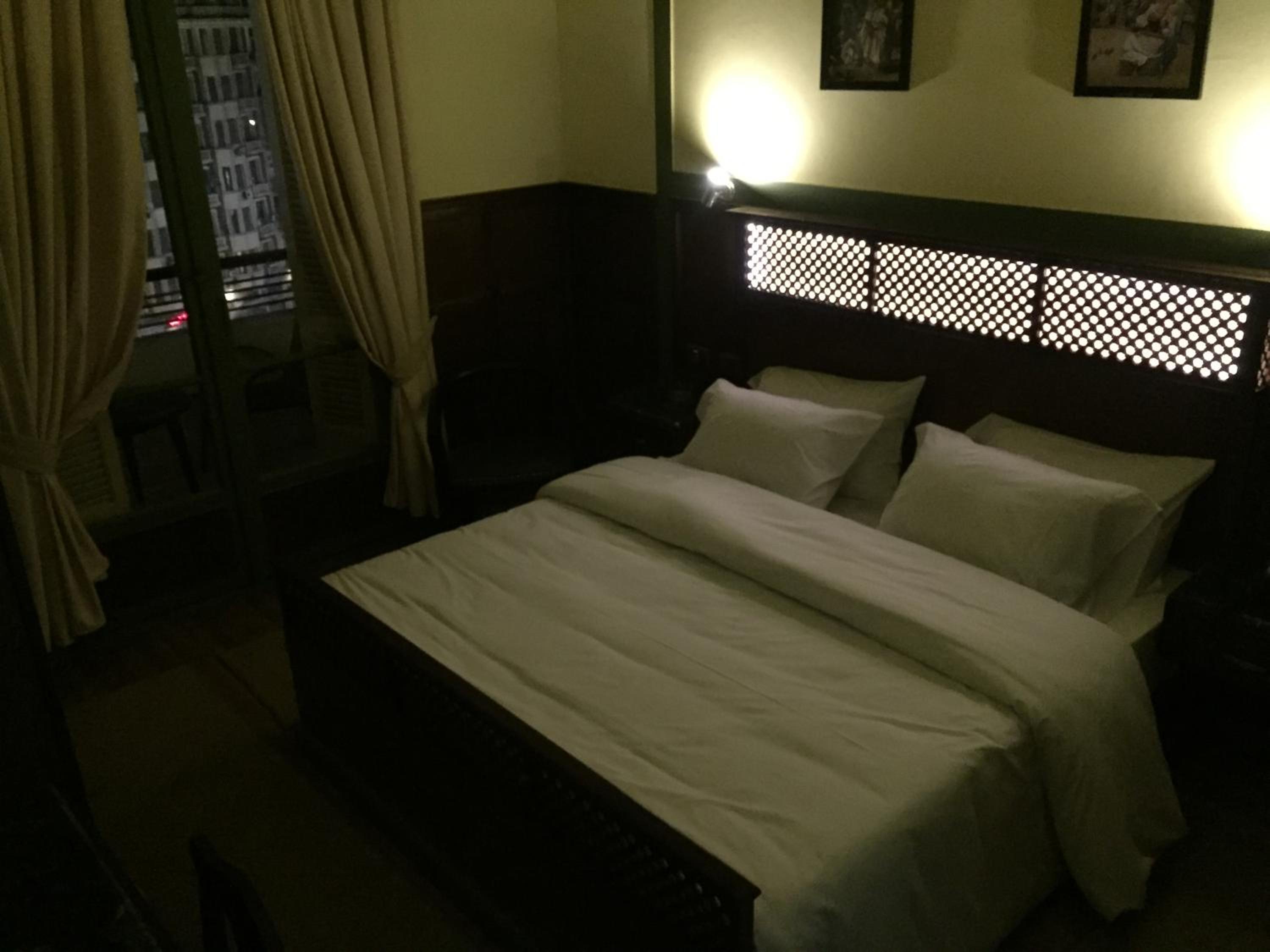 Deluxe King Room photo 2