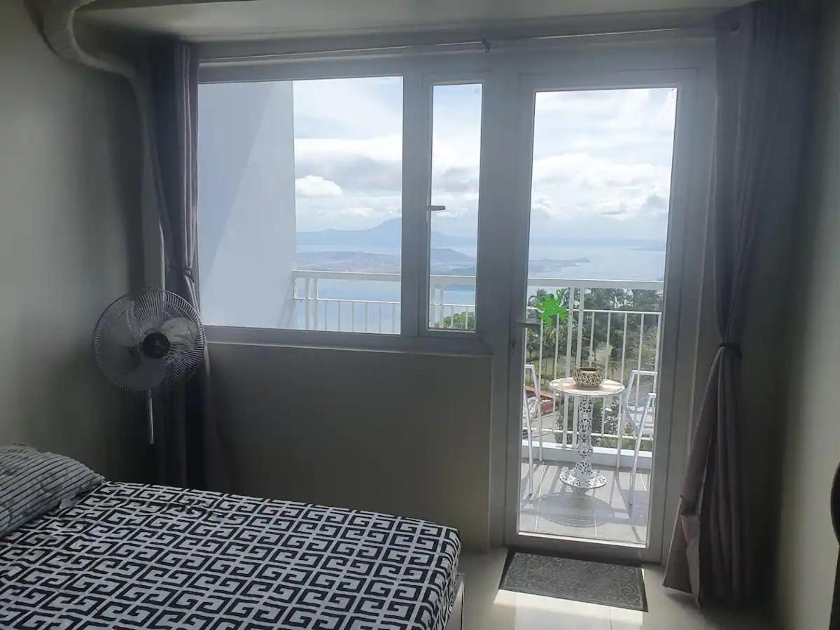 Studio with Lake View photo 3