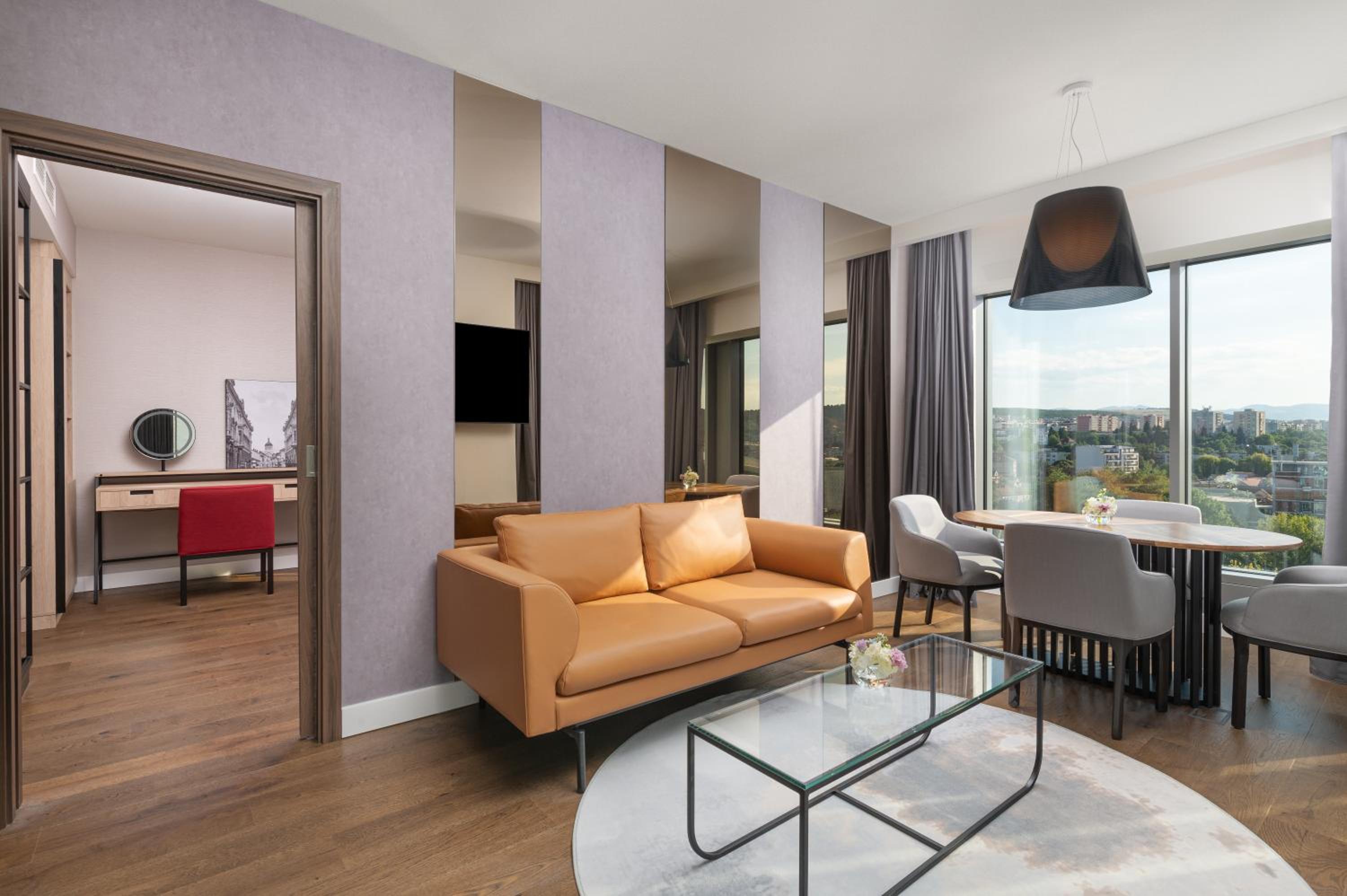 Winners Suite - Photo 2
