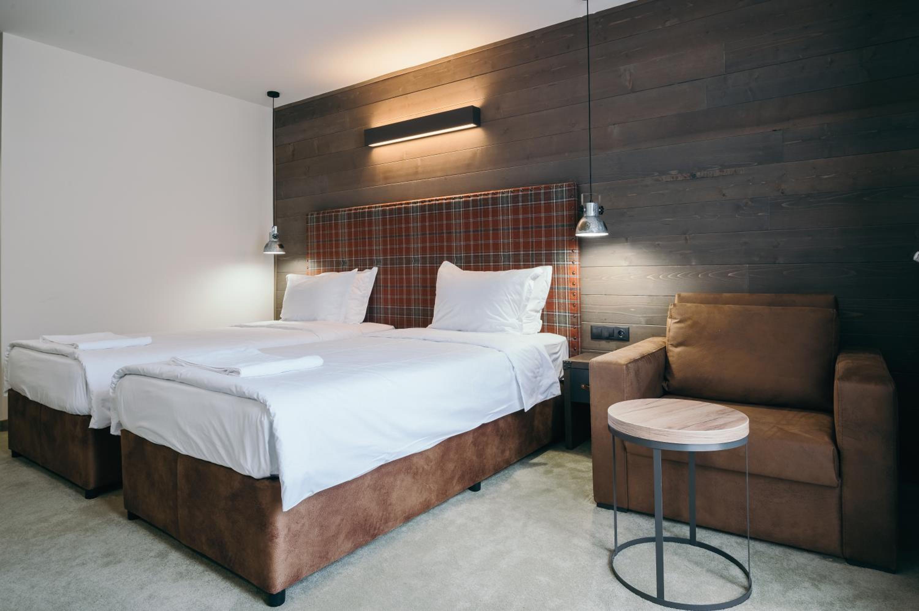 Double or Twin Room with Extra Bed - Photo 2