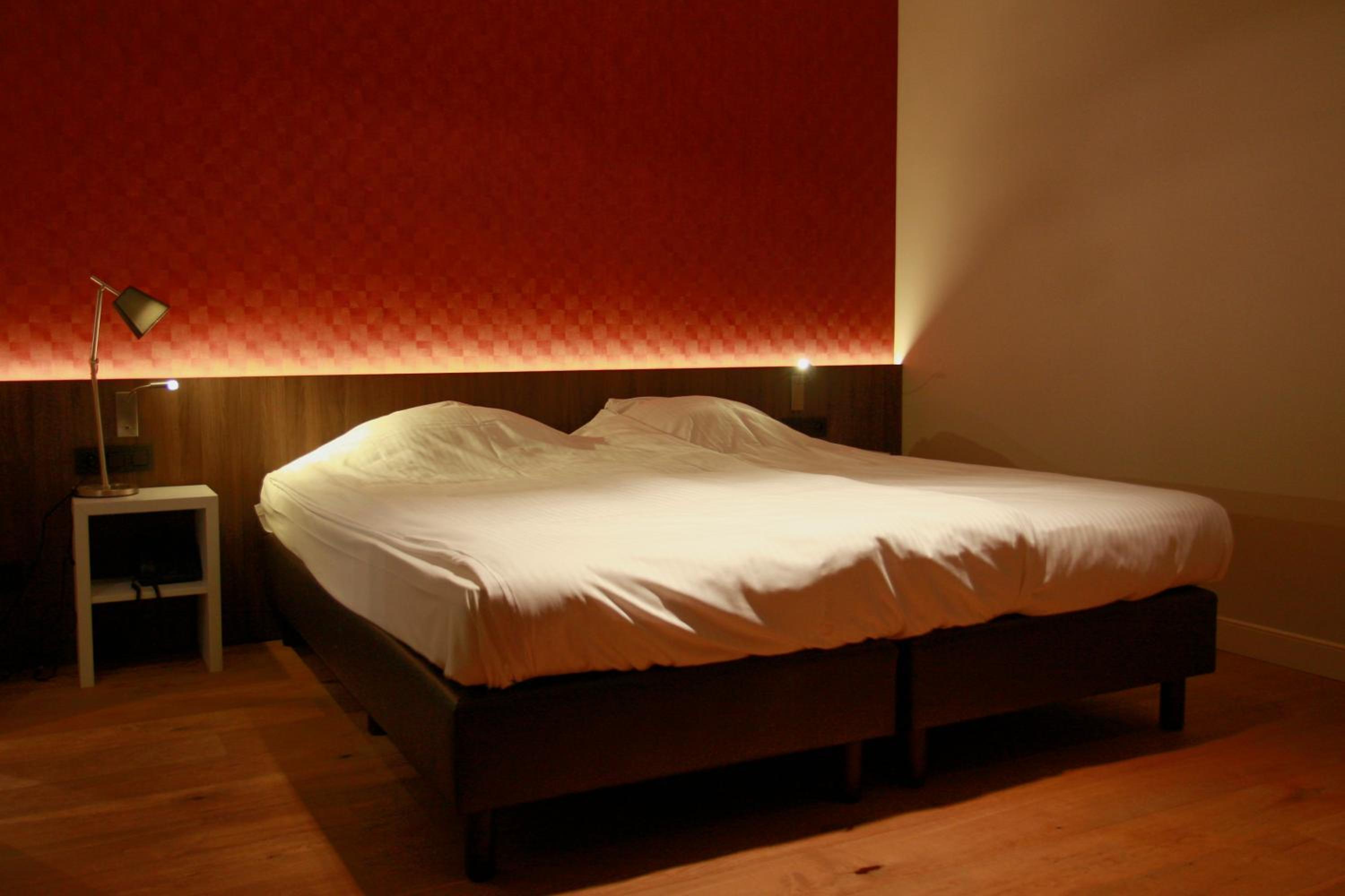 Deluxe Double Room with Shower photo 3