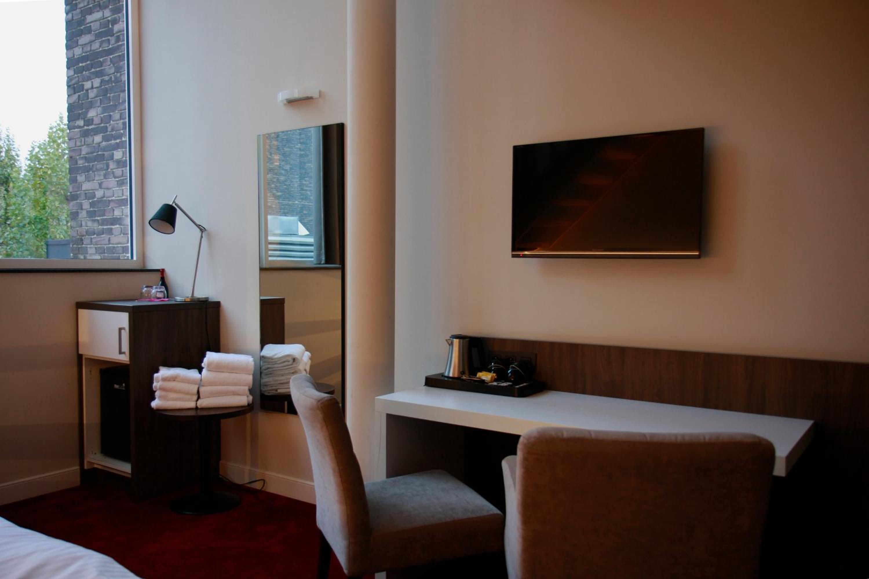 Deluxe Double Room with Shower photo 2