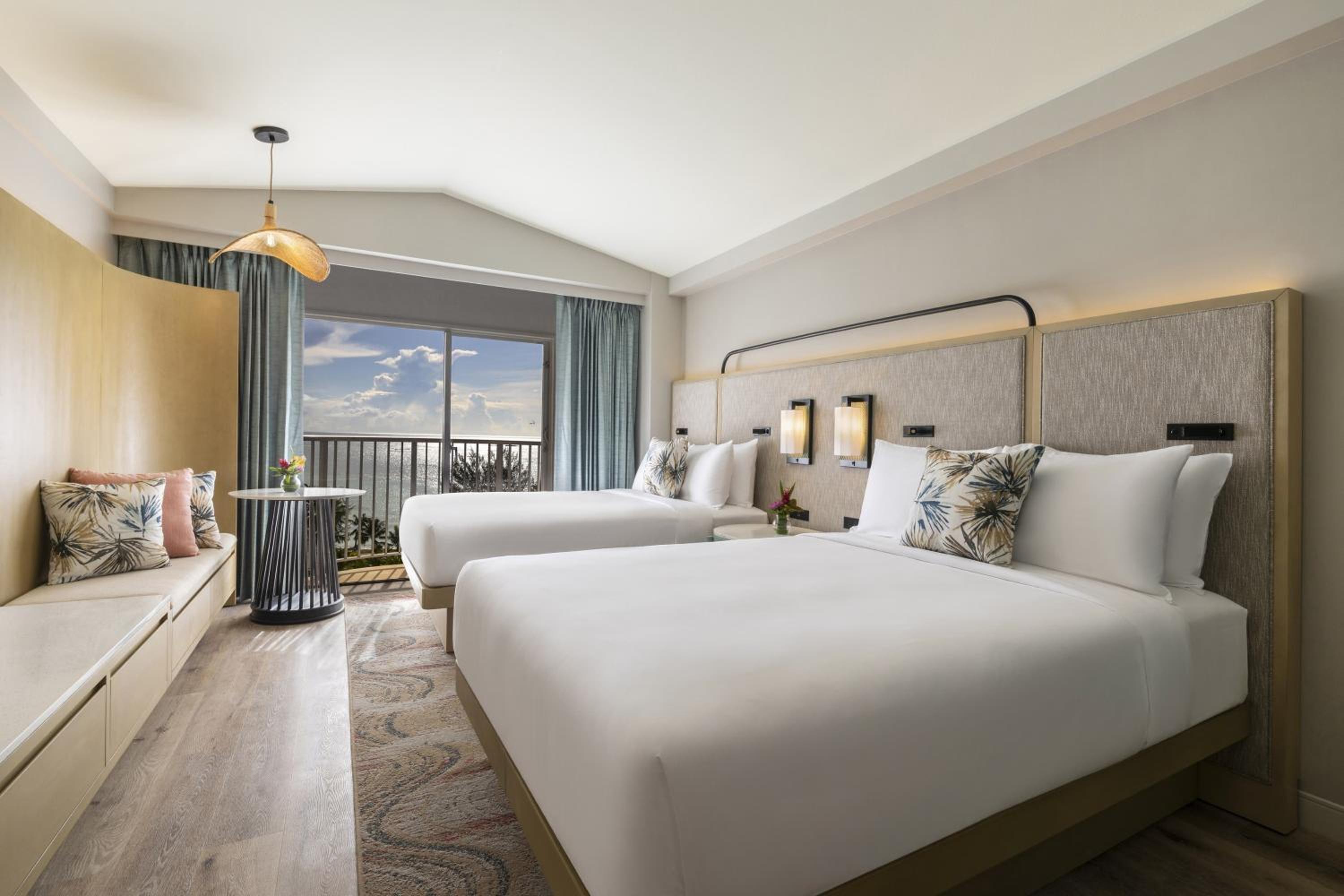 One-Bedroom Suite with Two Double Beds - Photo 9