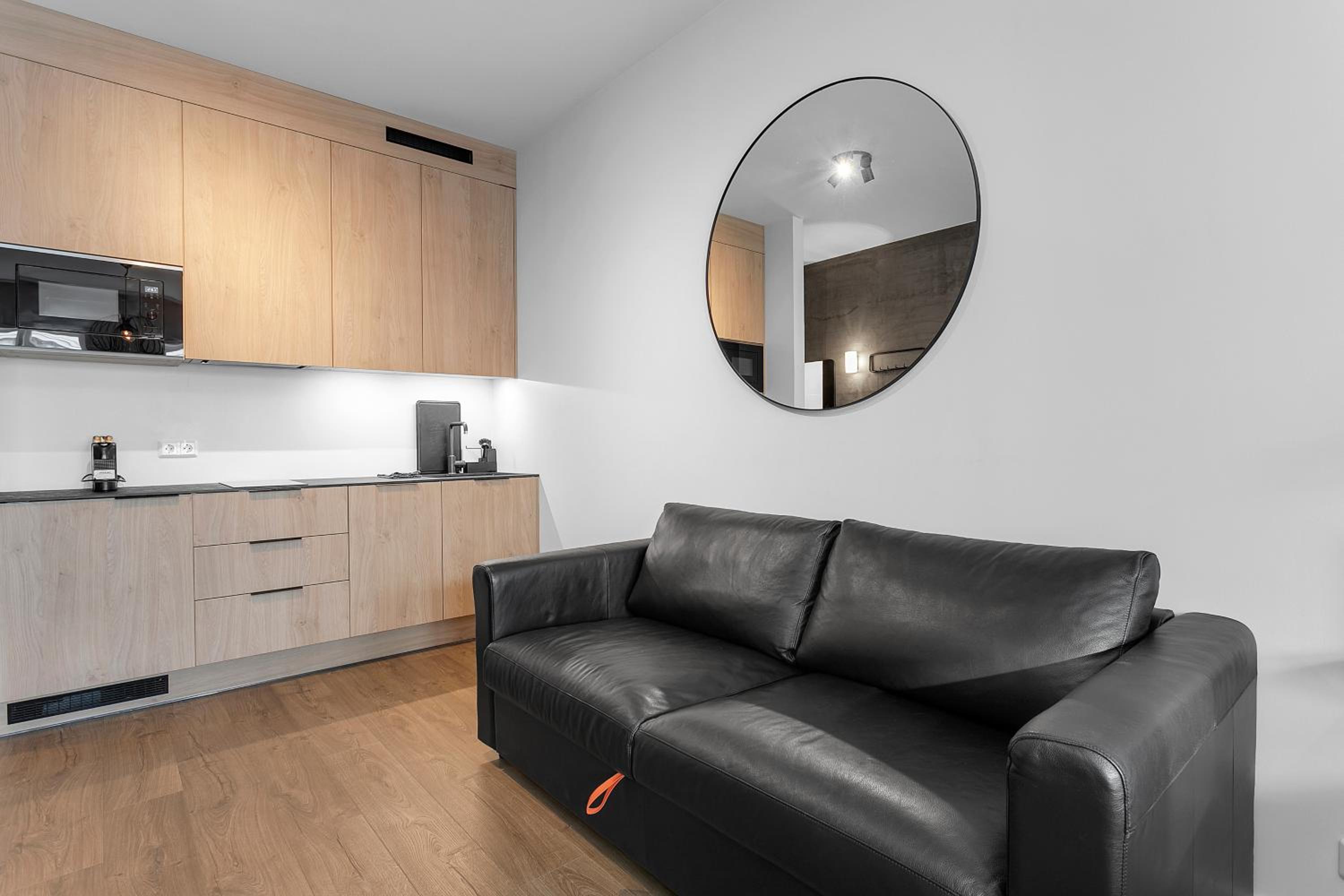 King Studio with Sofa Bed - Photo 14