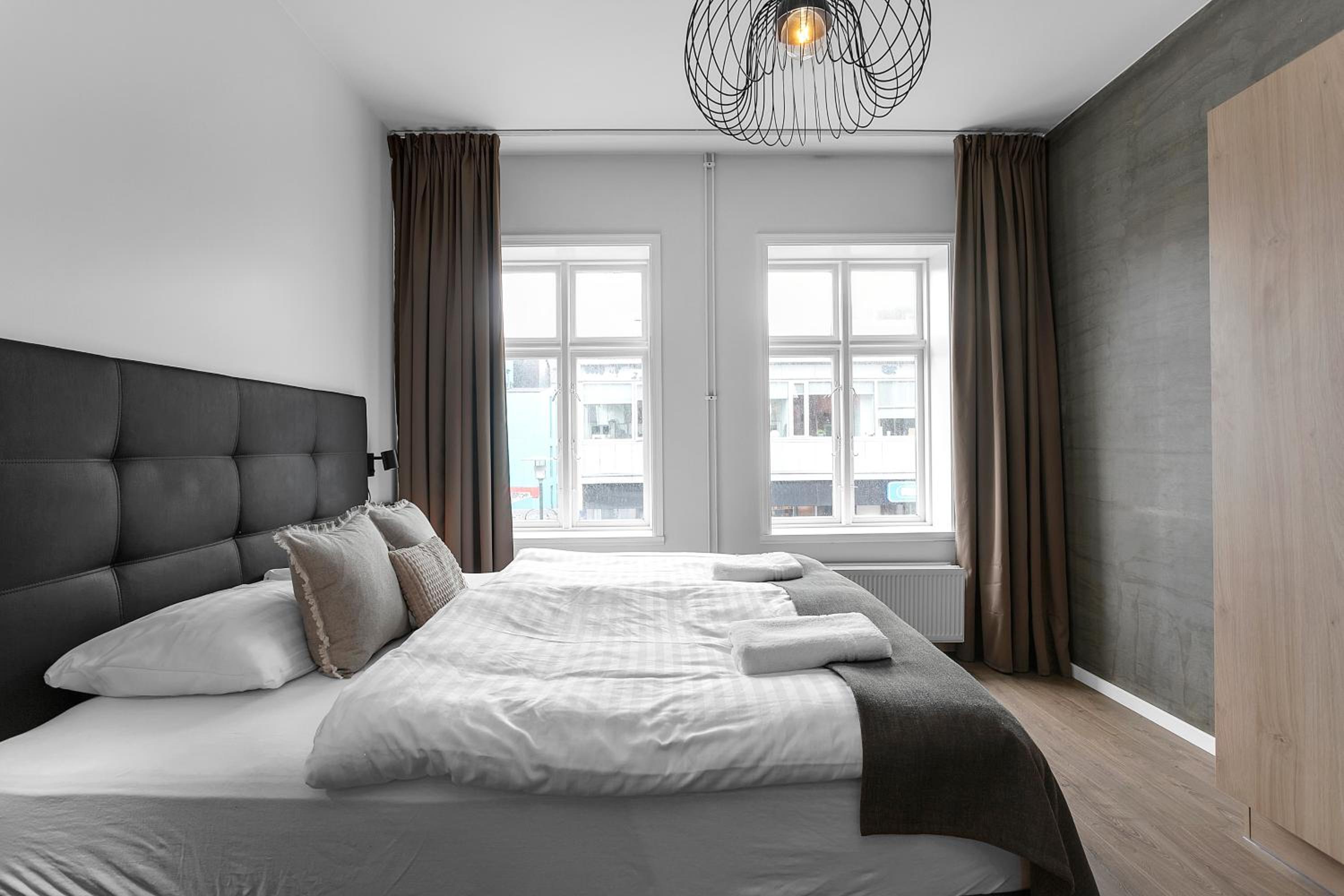 King Studio with Sofa Bed - Photo 9
