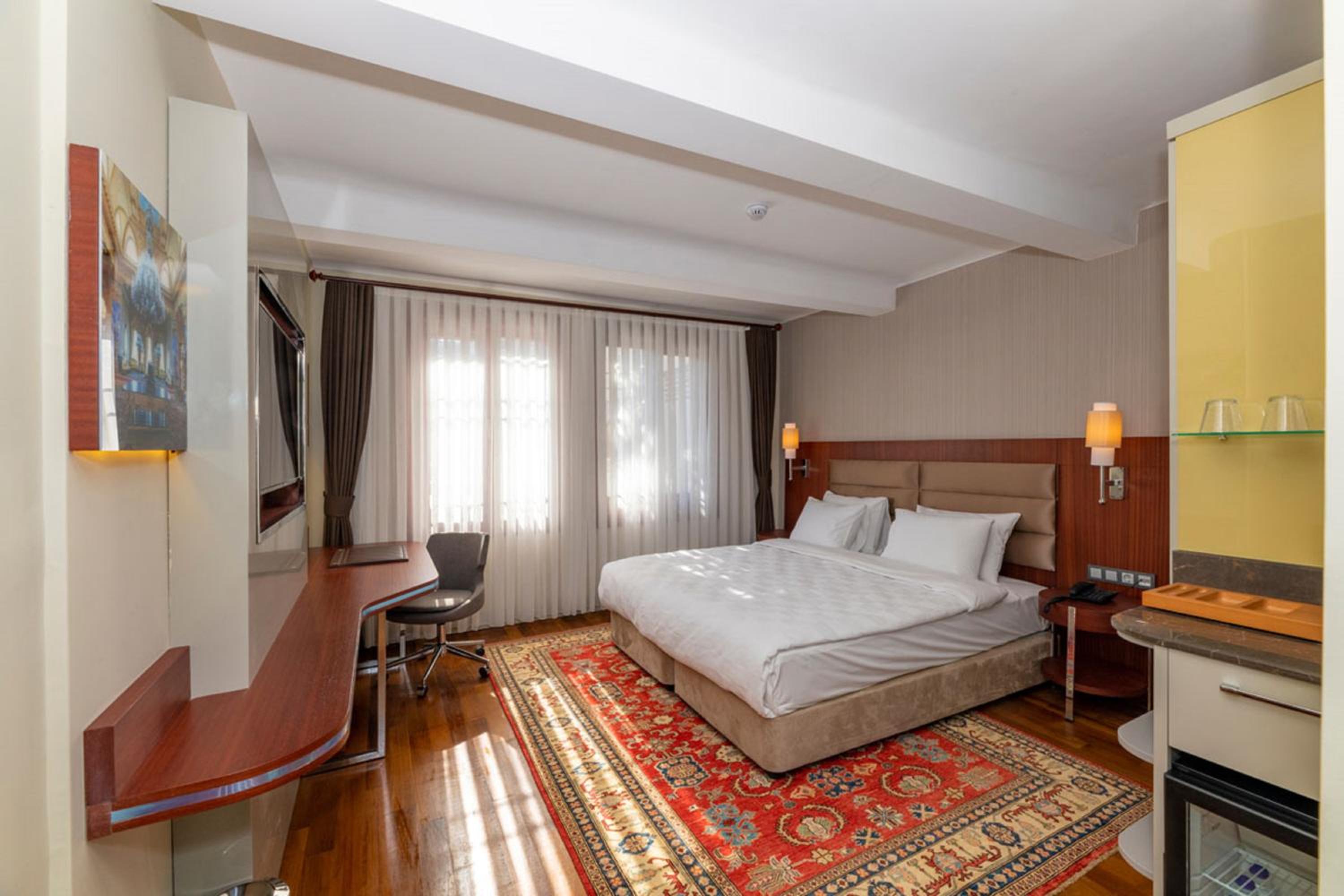 Budget Double Room photo 3