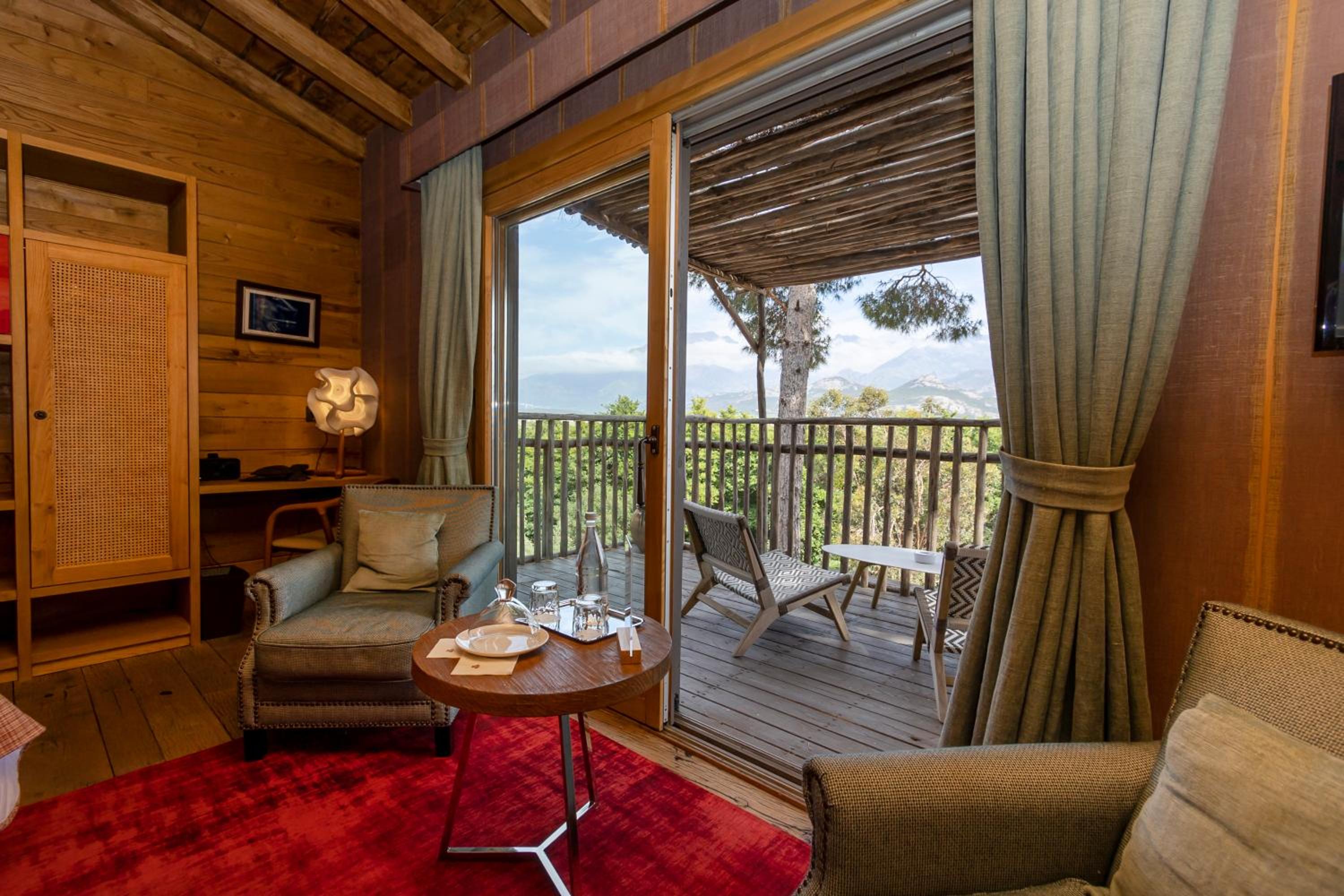 TREE  HOUSE - Photo 4