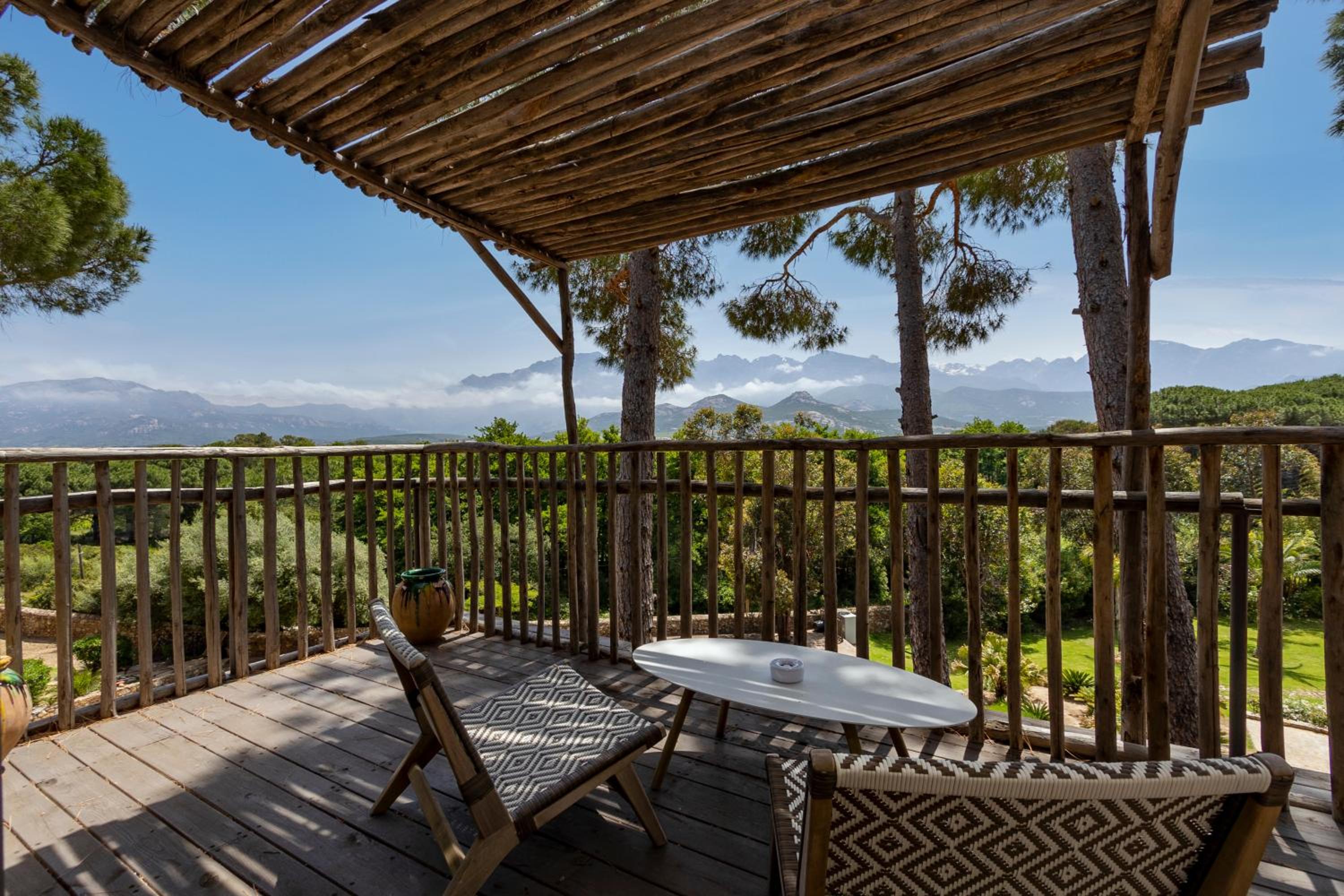 TREE  HOUSE - Photo 5