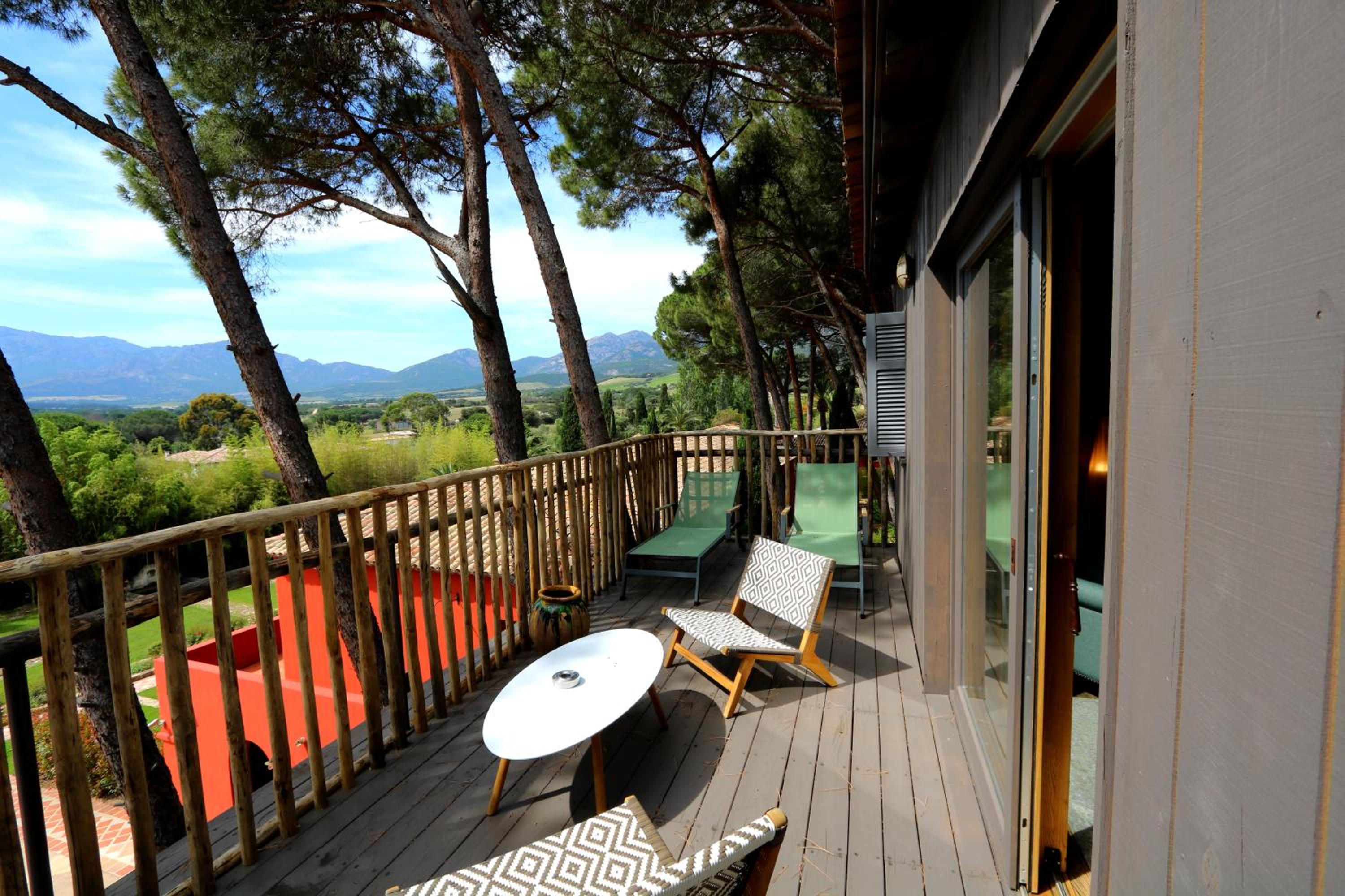 TREE  HOUSE - Photo 7