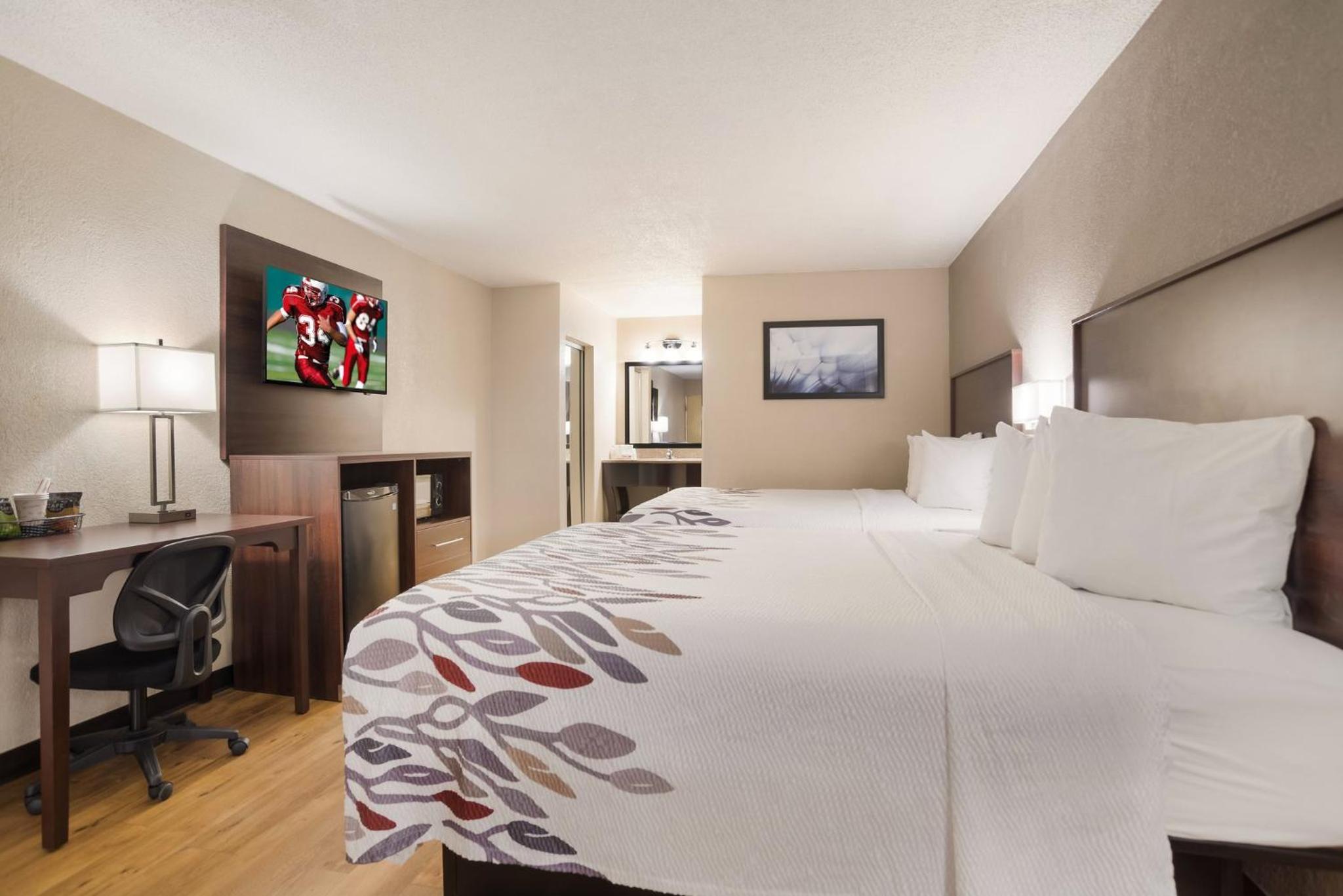 Deluxe Room with Two Queen Beds Non-Smoking - Photo 2