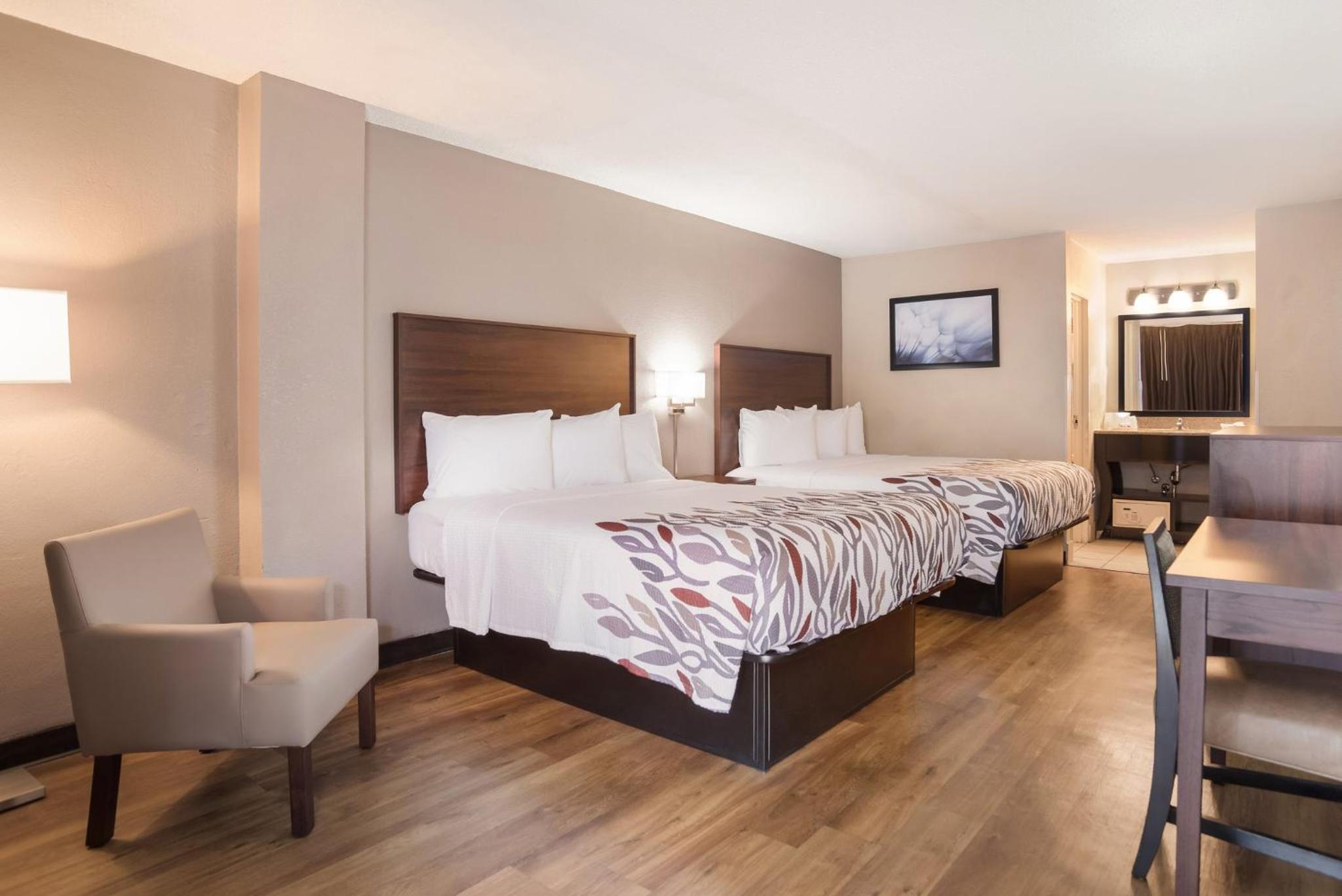 Deluxe Room with Two Queen Beds Non-Smoking - Photo 3