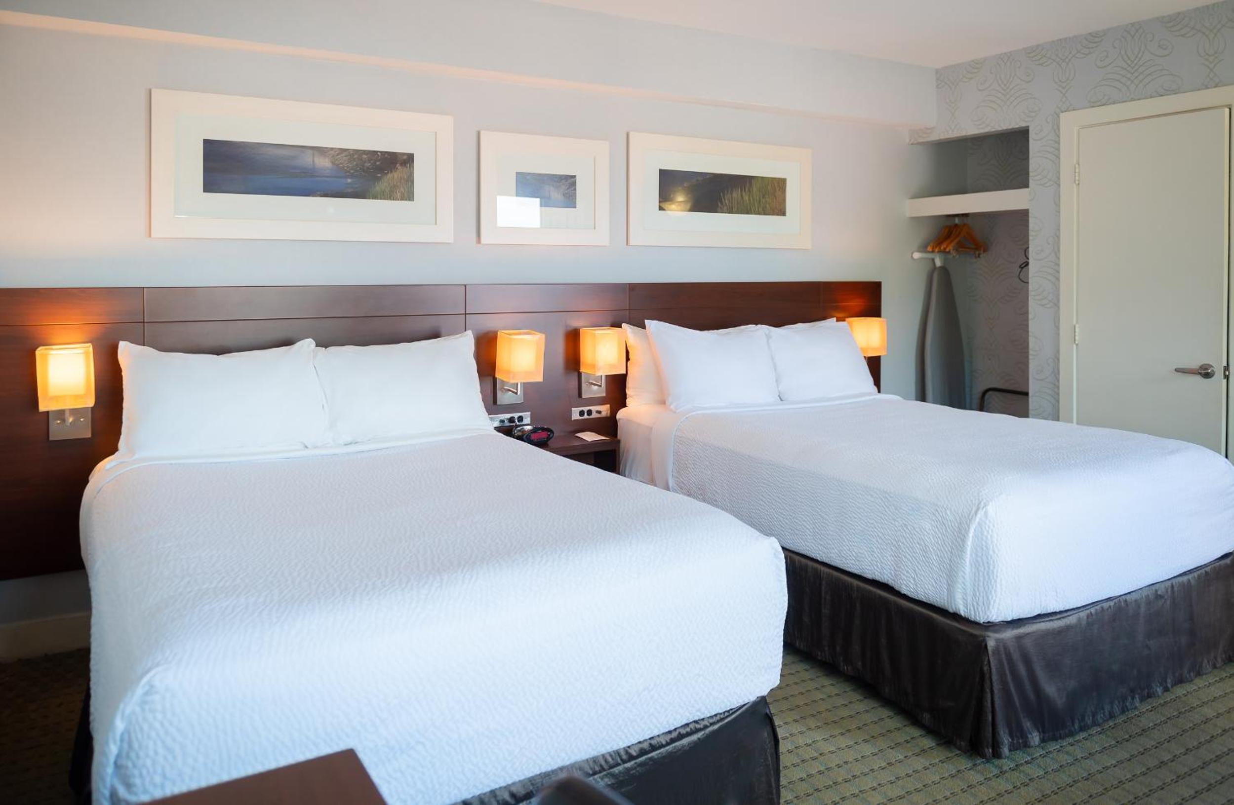 Double Room with Two Double Beds - Drive up - Photo 1