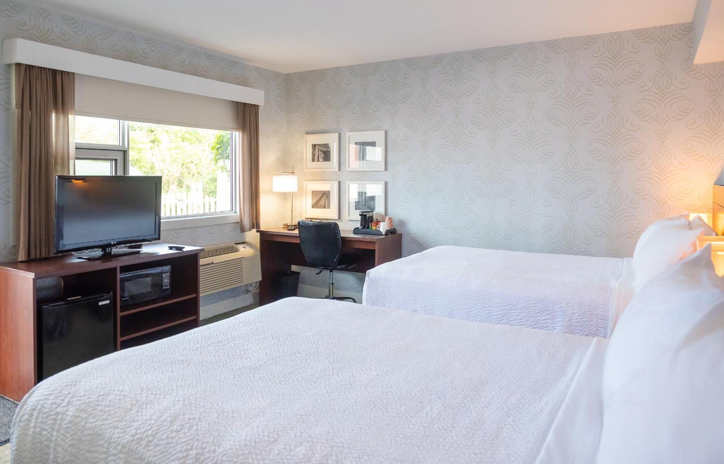 Double Room with Two Double Beds - Drive up - Photo 4