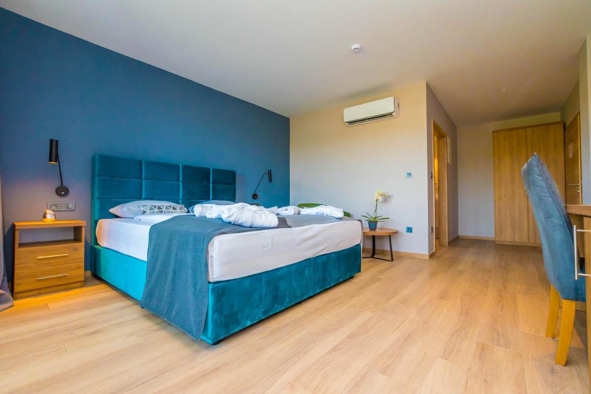 Double or Twin Room with Garden View photo 2