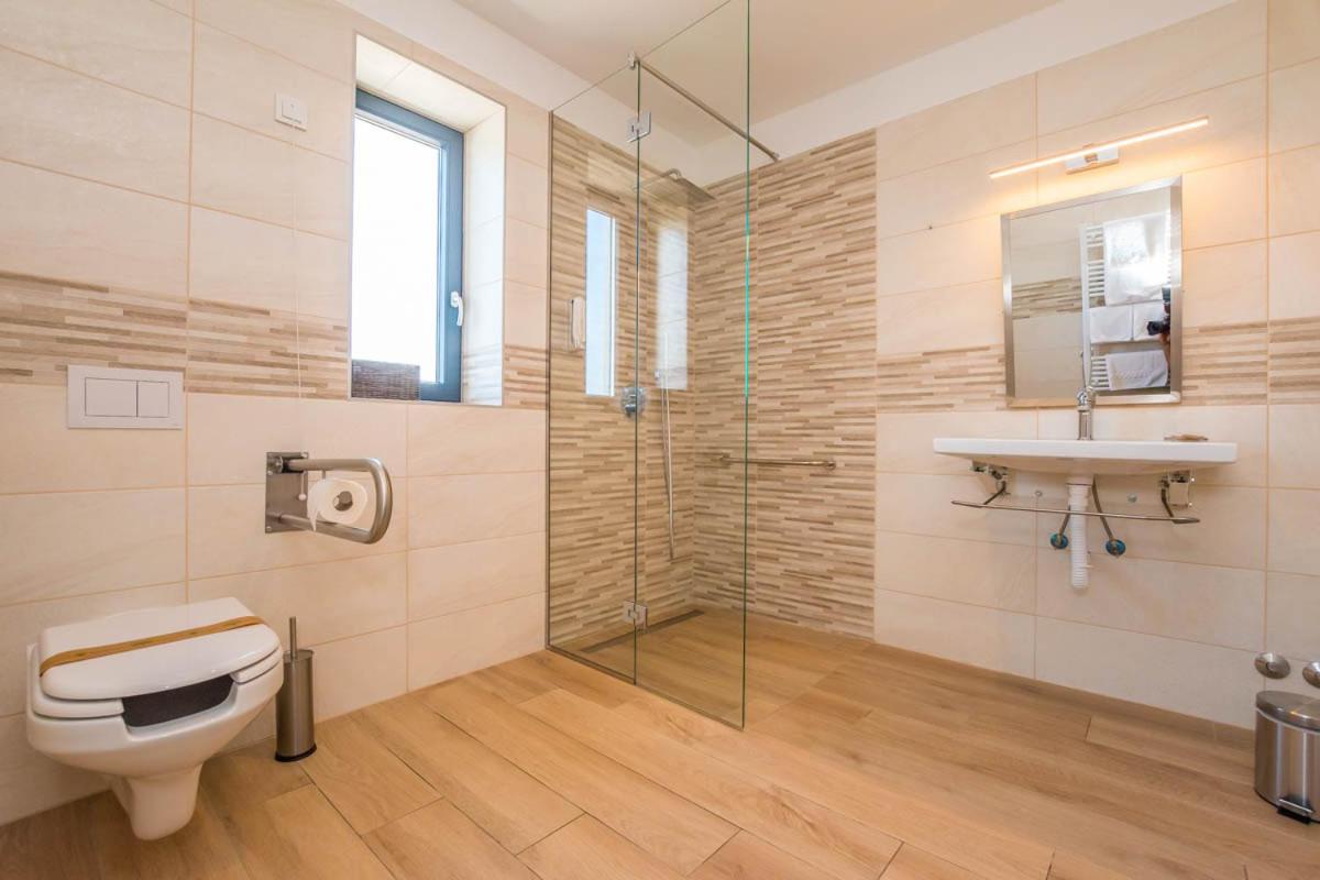 Double or Twin Room with Garden View photo 3