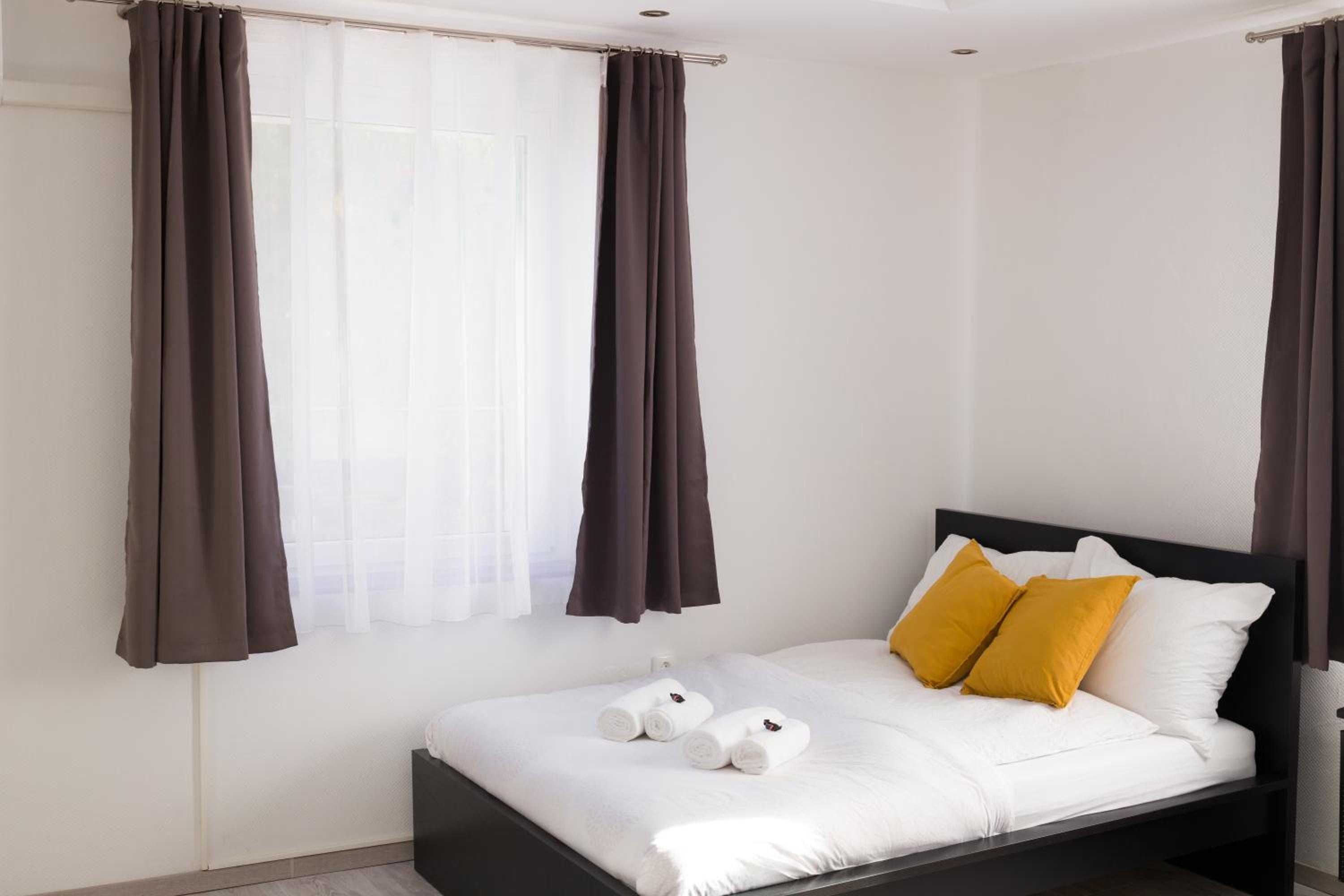 One-Bedroom Apartment - Photo 5