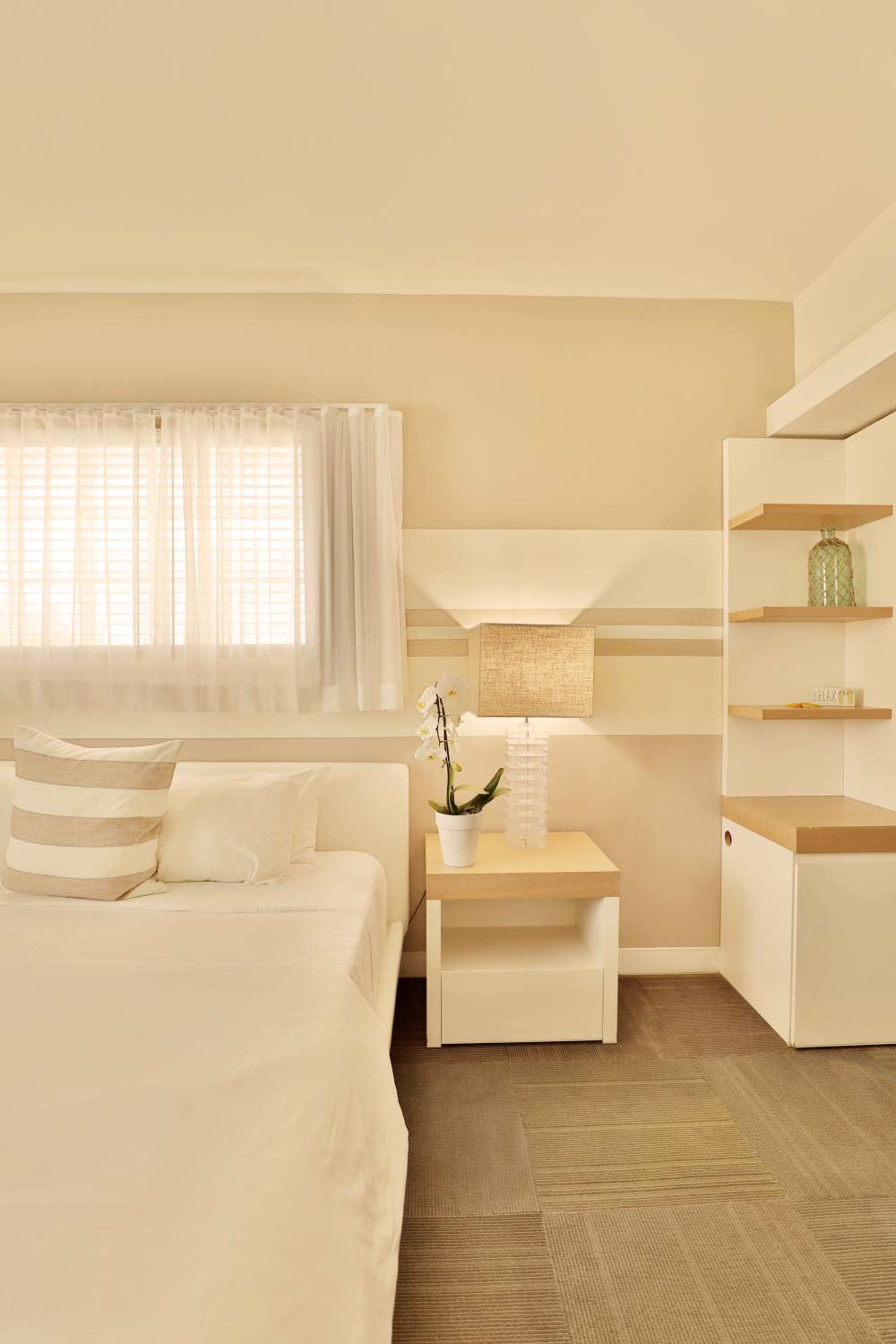 King Room with Roll-In Shower - Disability Access