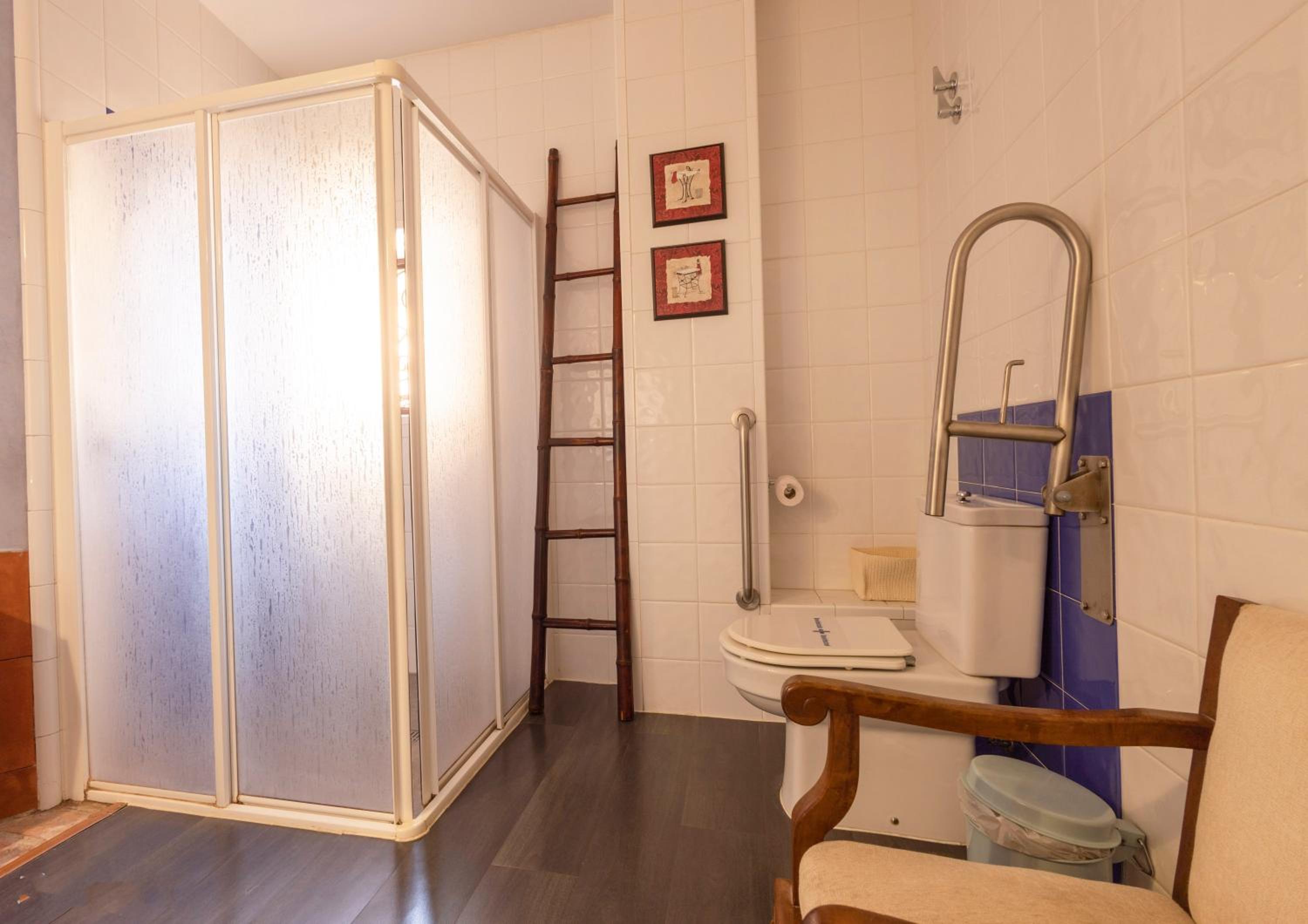 Standard Double Room - Photo 5