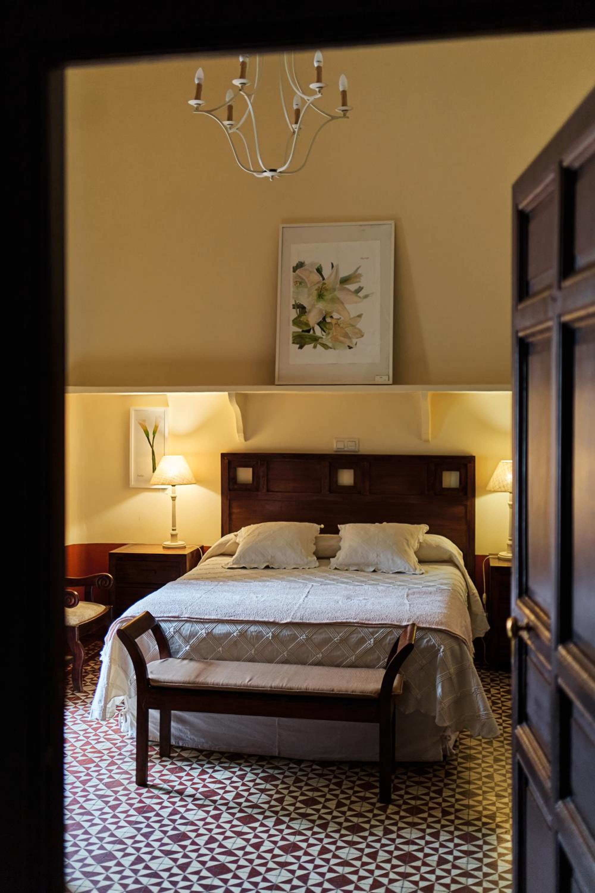 Standard Double Room - Photo 9
