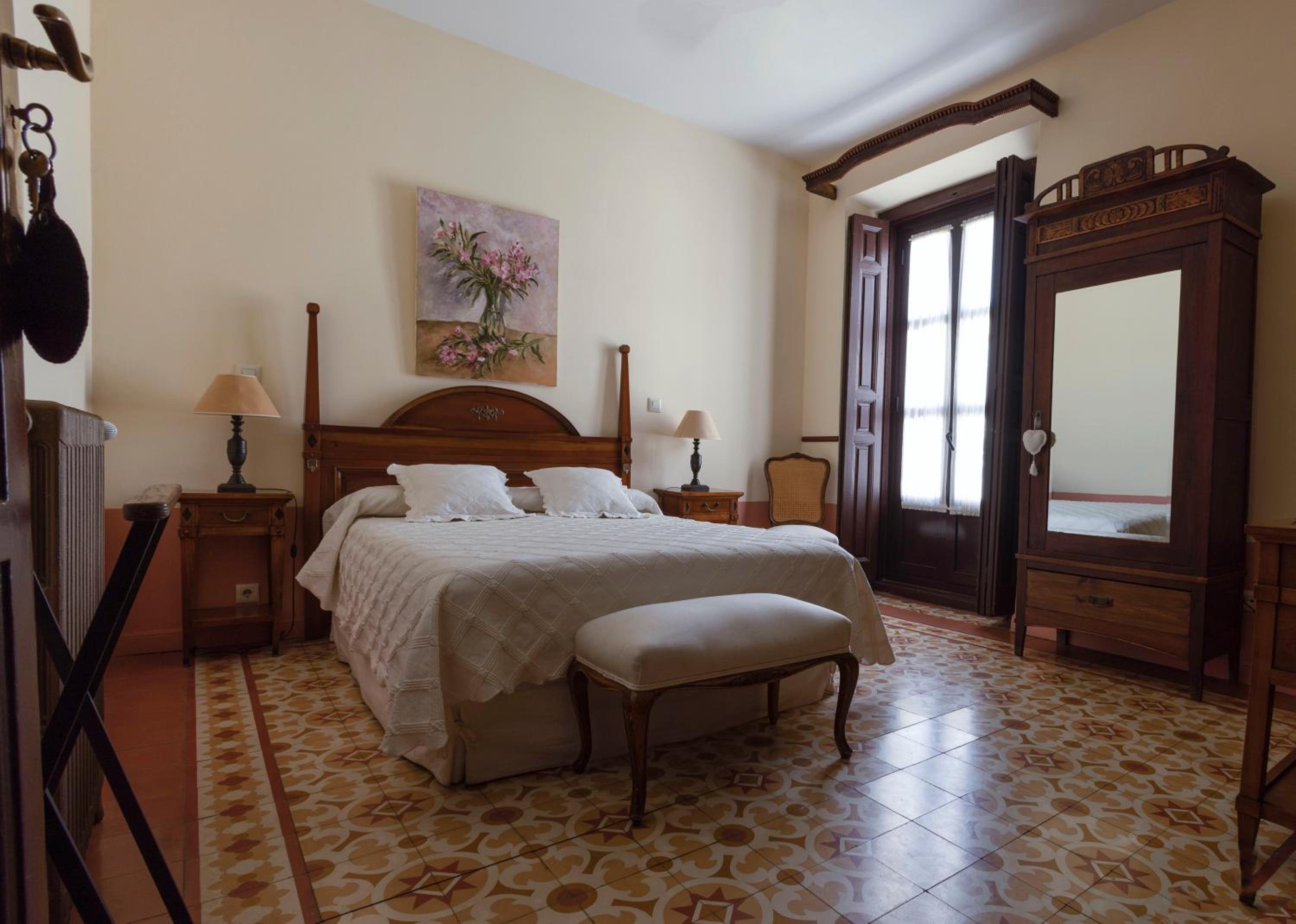 Standard Double Room - Photo 11